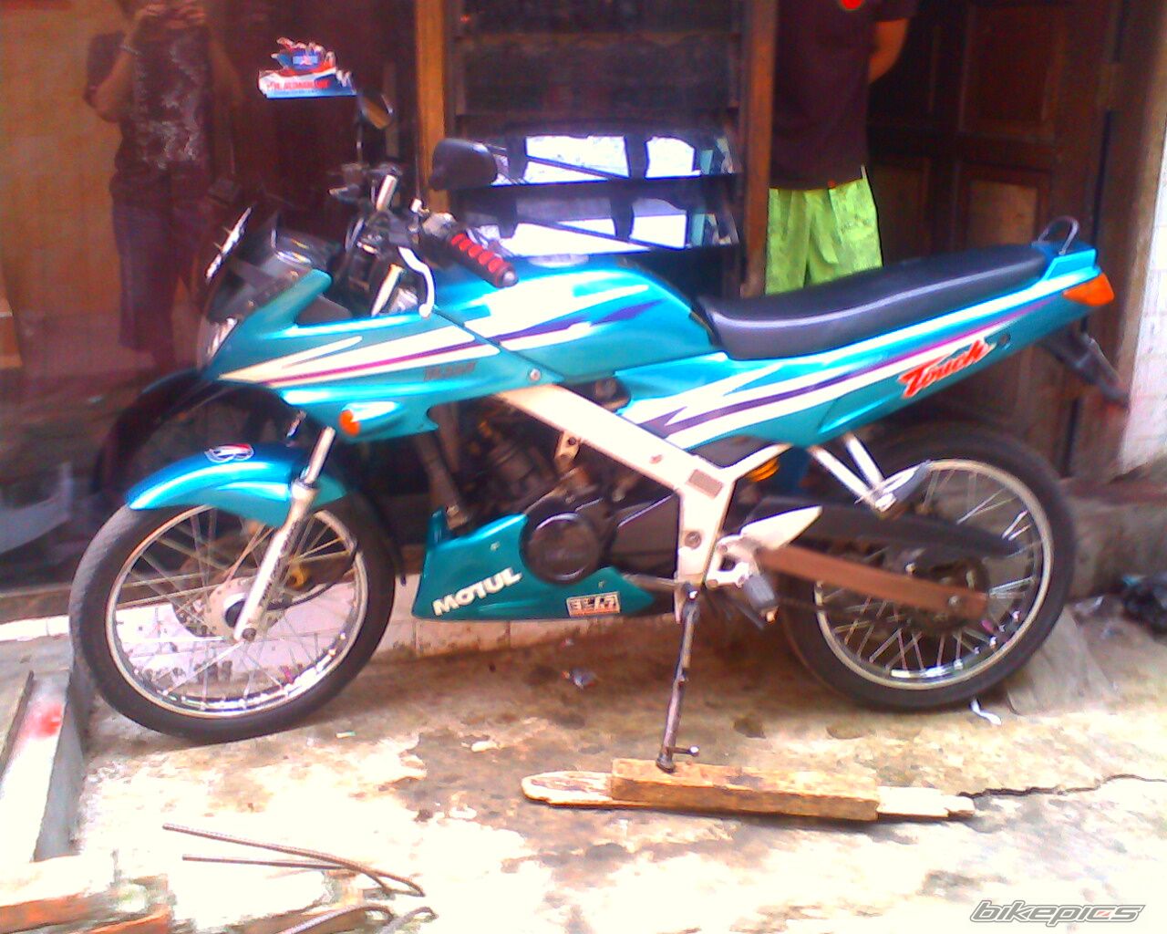 Photo 1693192