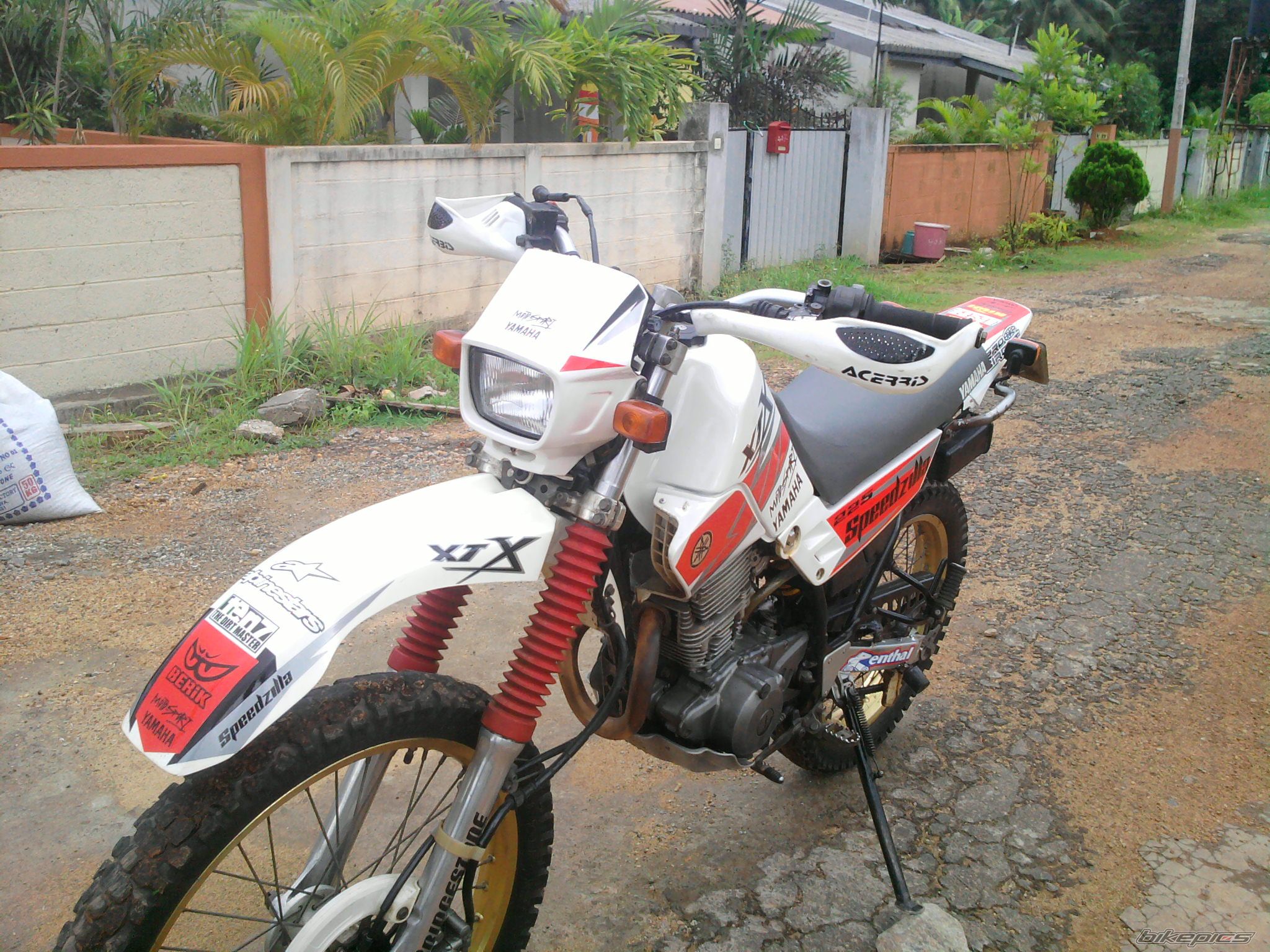 Photo 1694102
