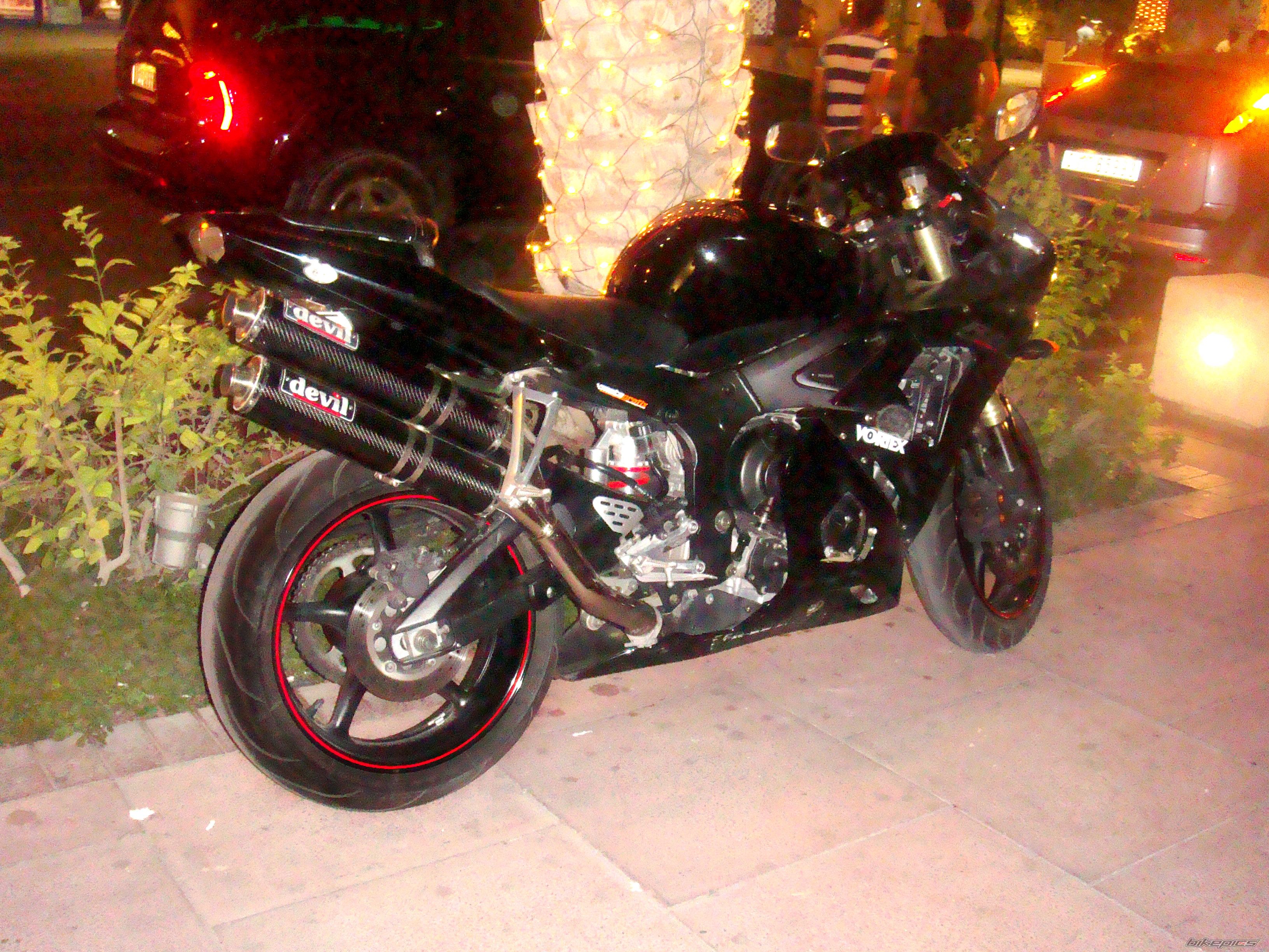 Photo 1694154