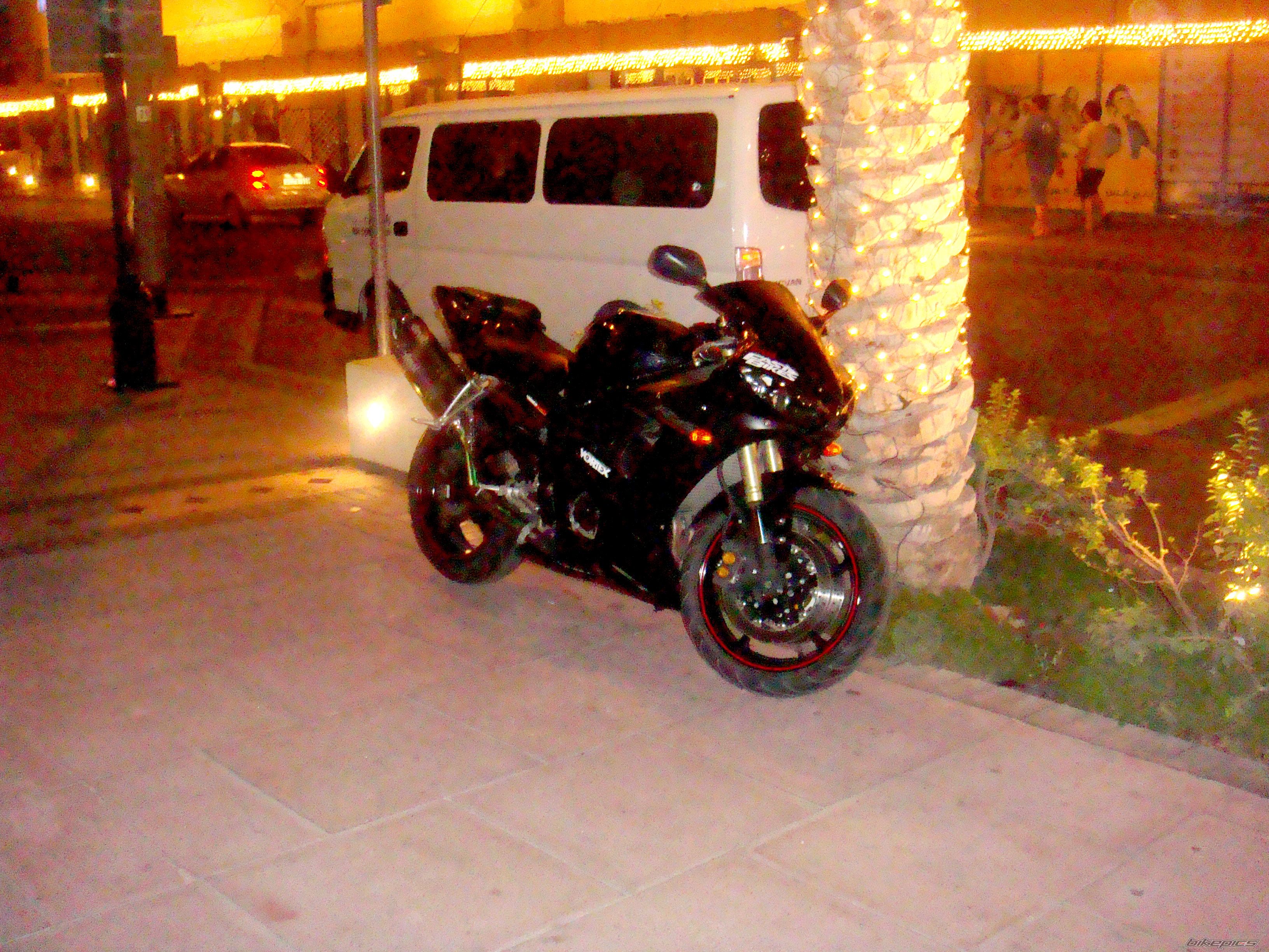 Photo 1694173