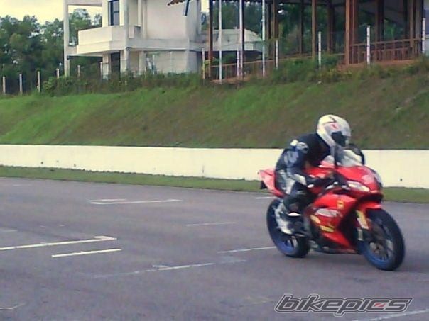 Photo 1694212