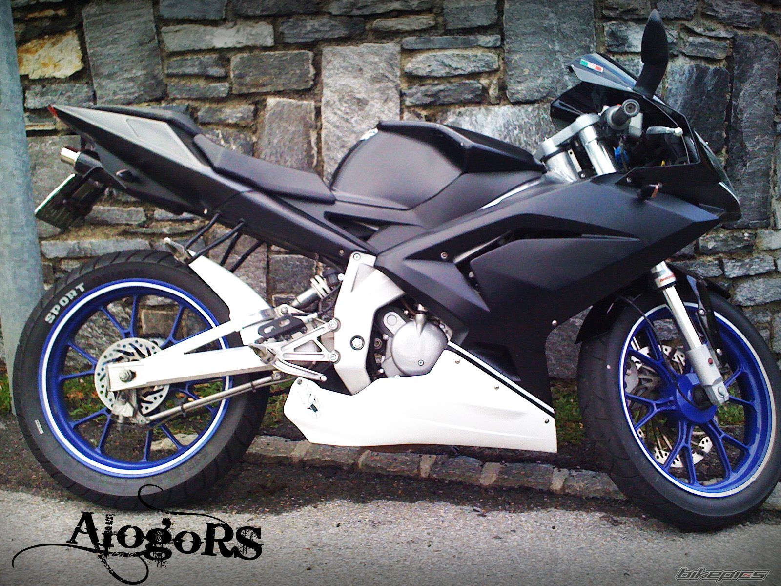 Bike Photo 1694771