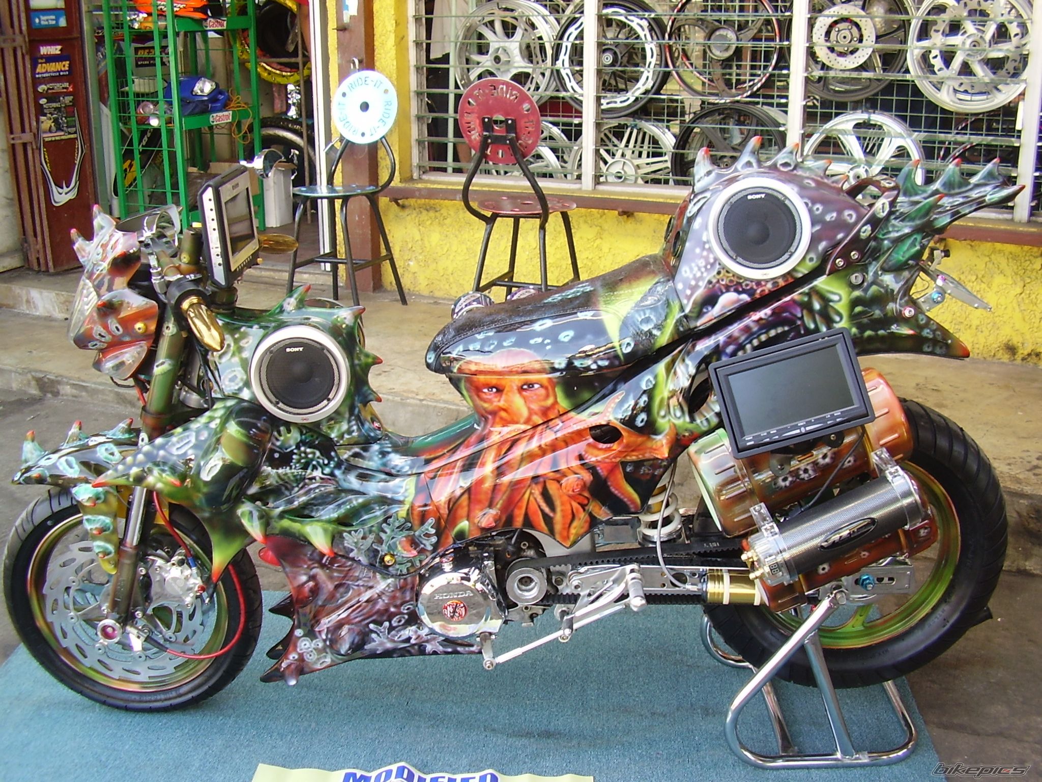 Photo 1695157