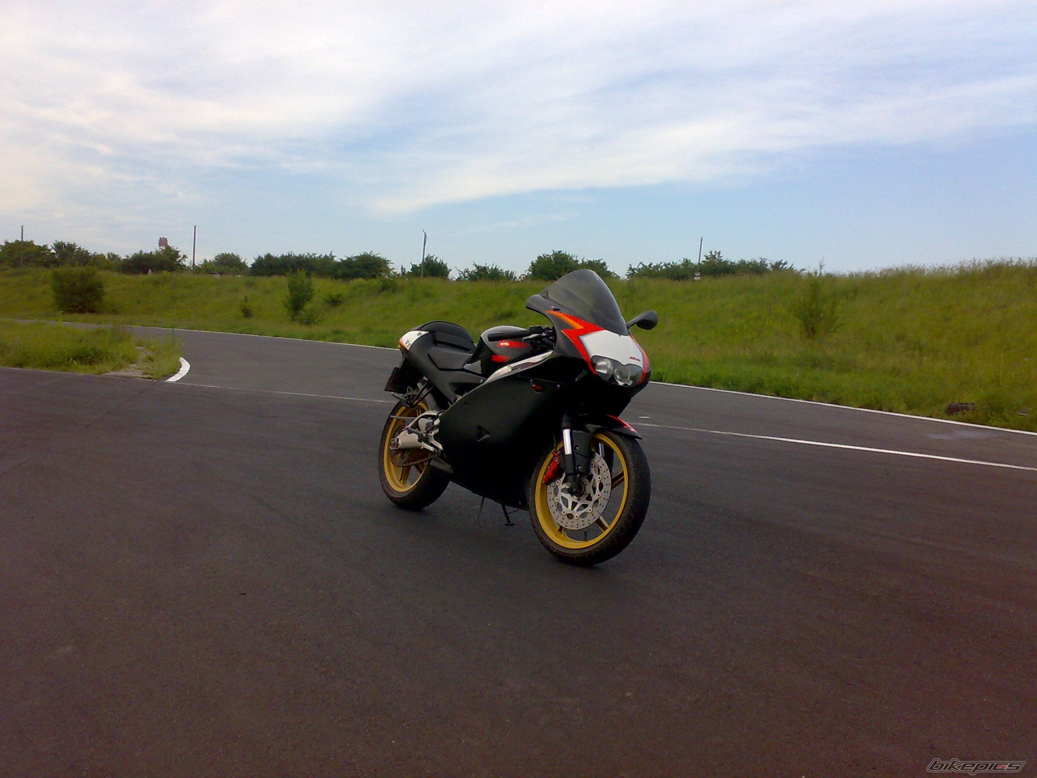 Bike Photo 1695180