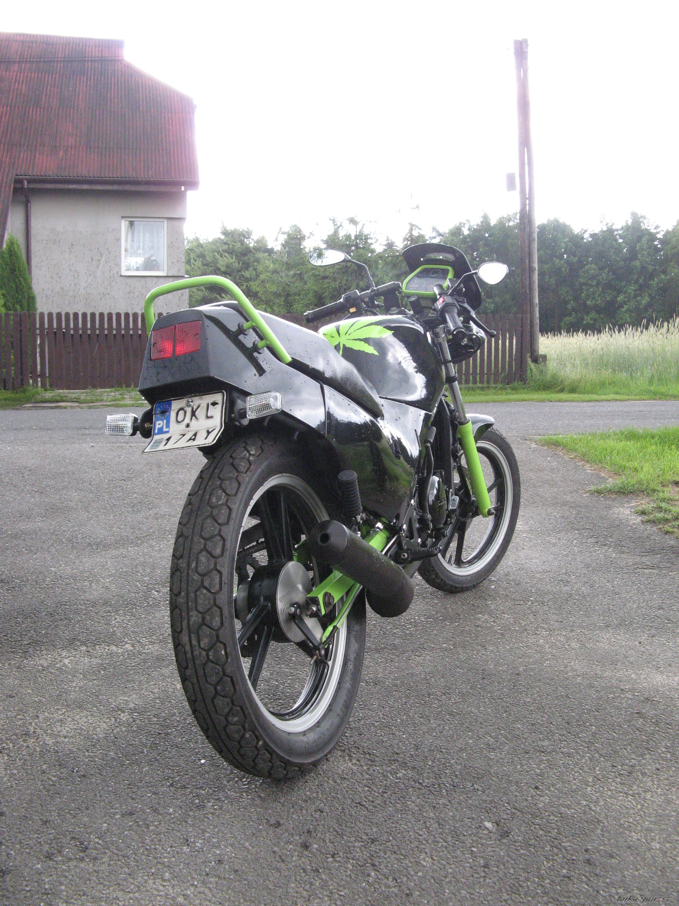 Photo 1695261