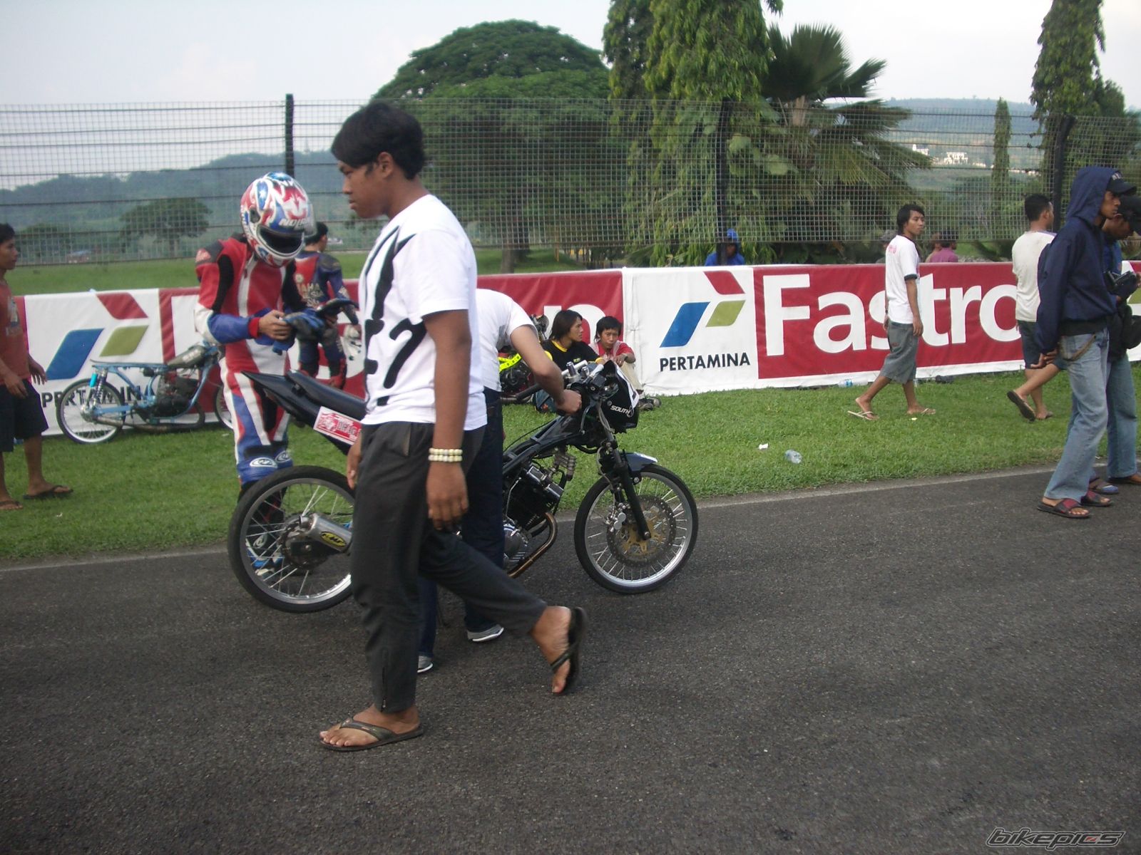 Bike Photo 1695363