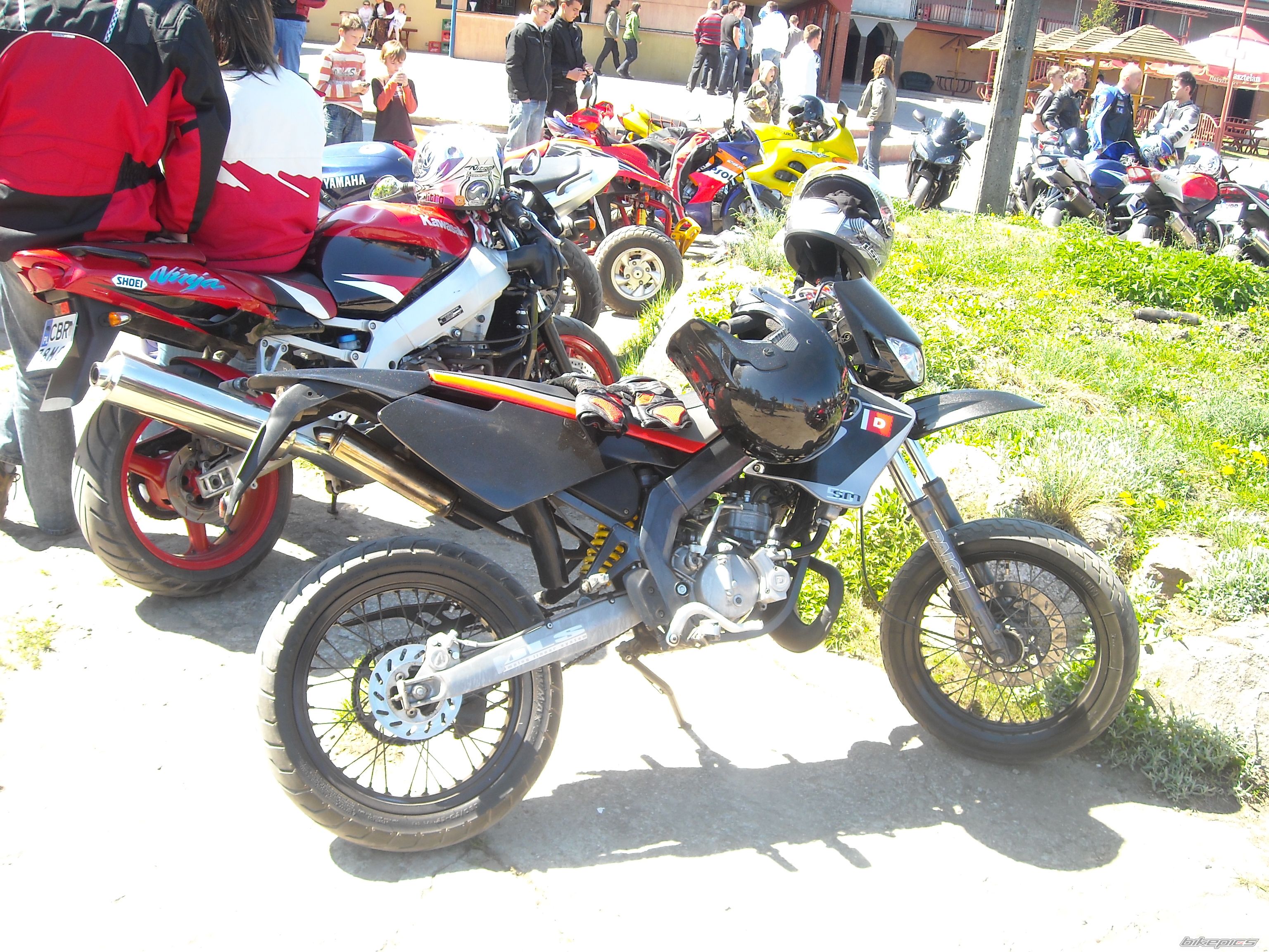 Photo 1695402