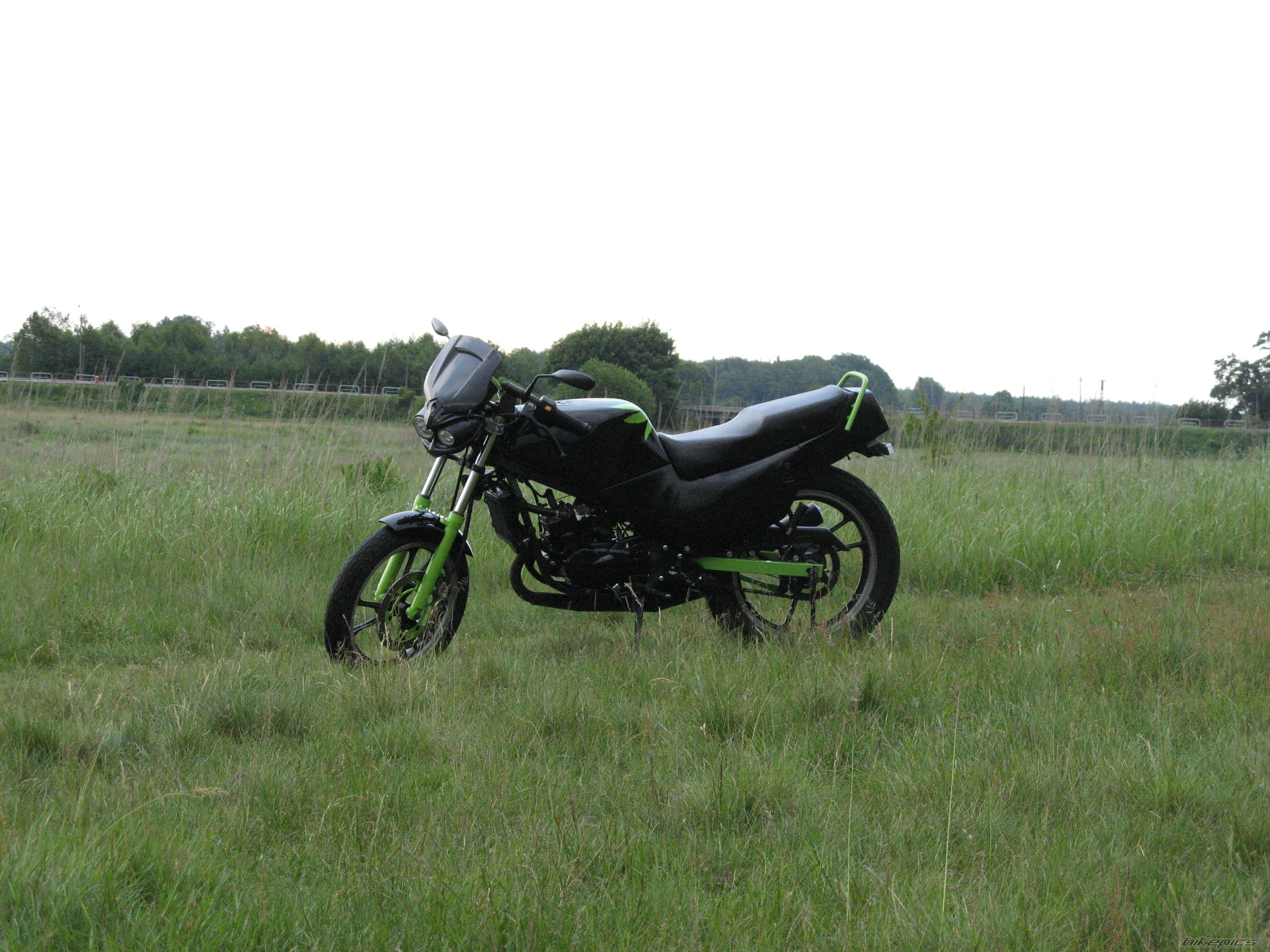 Photo 1695601