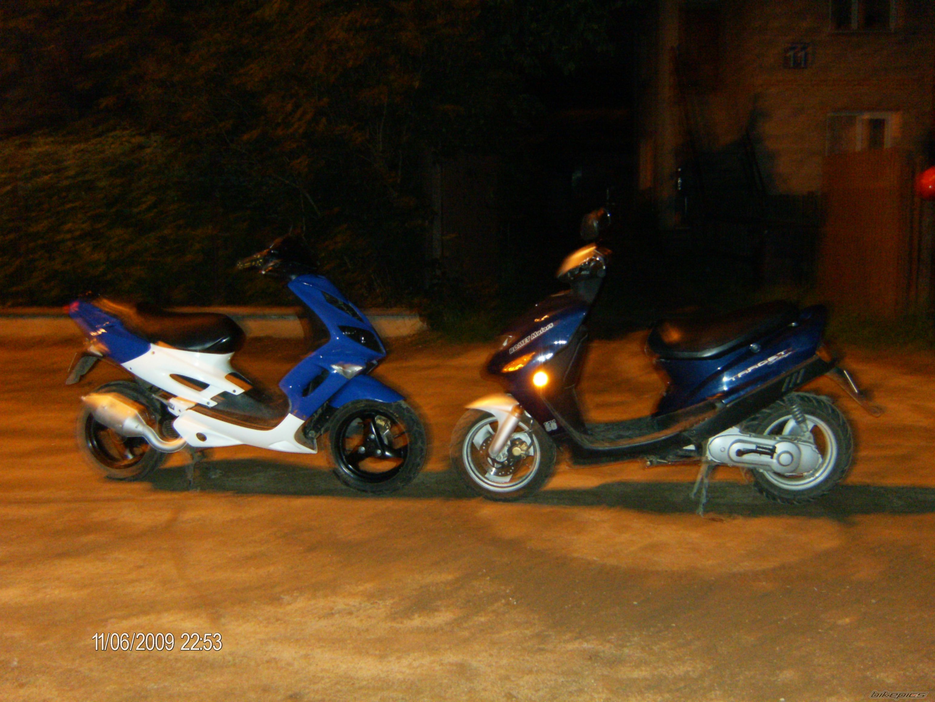 Photo 1695605