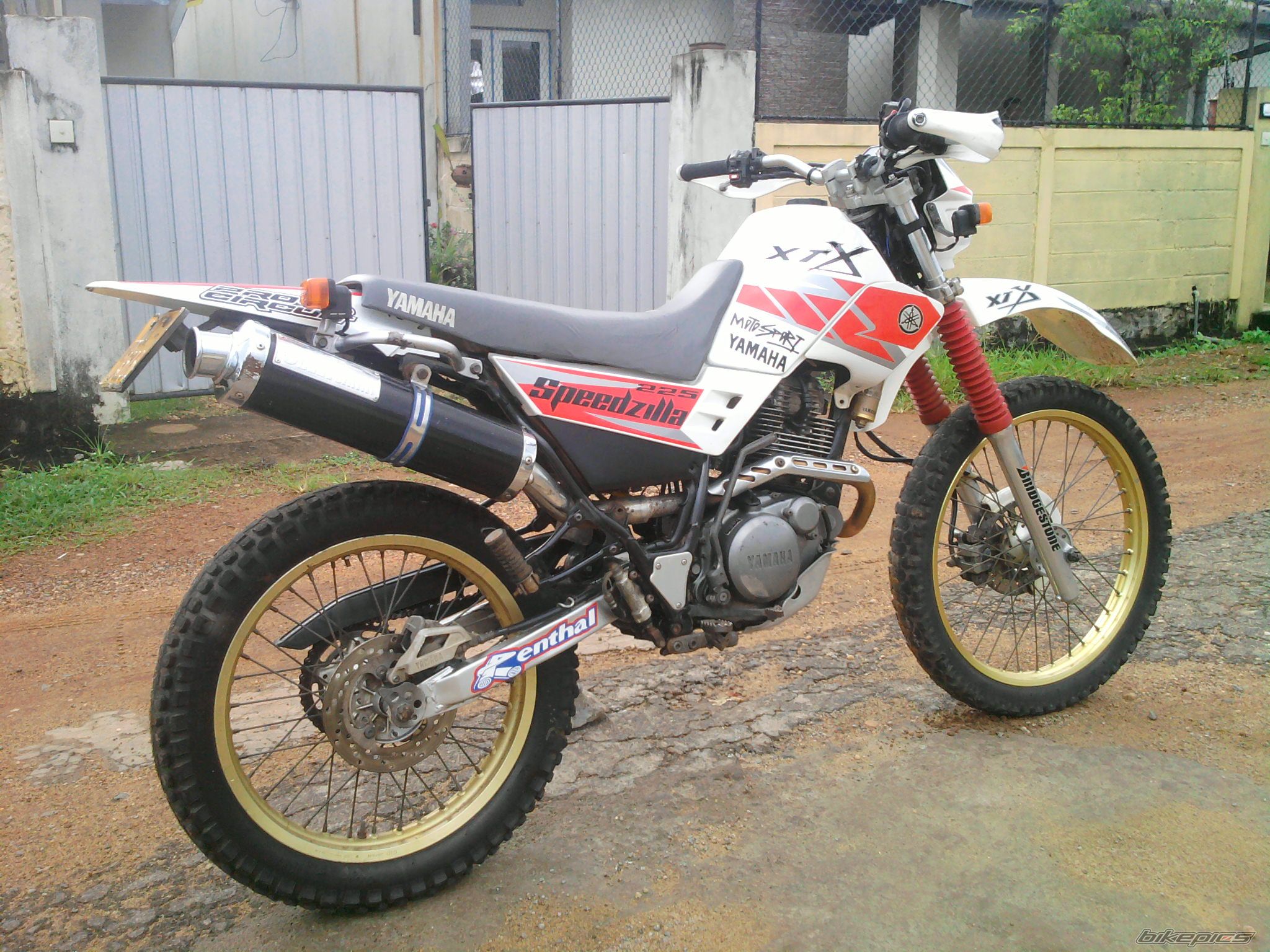 Photo 1695771
