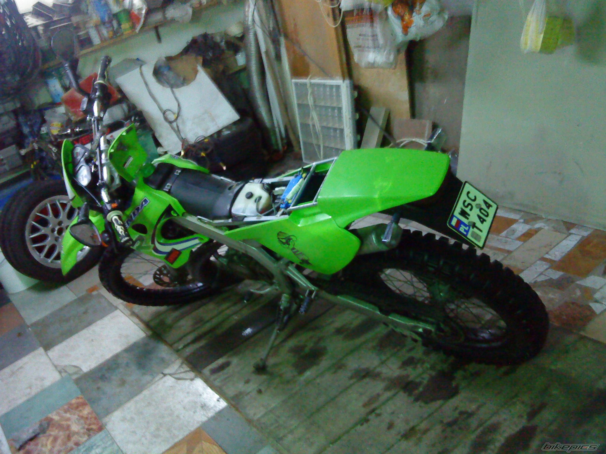 Photo 1696012