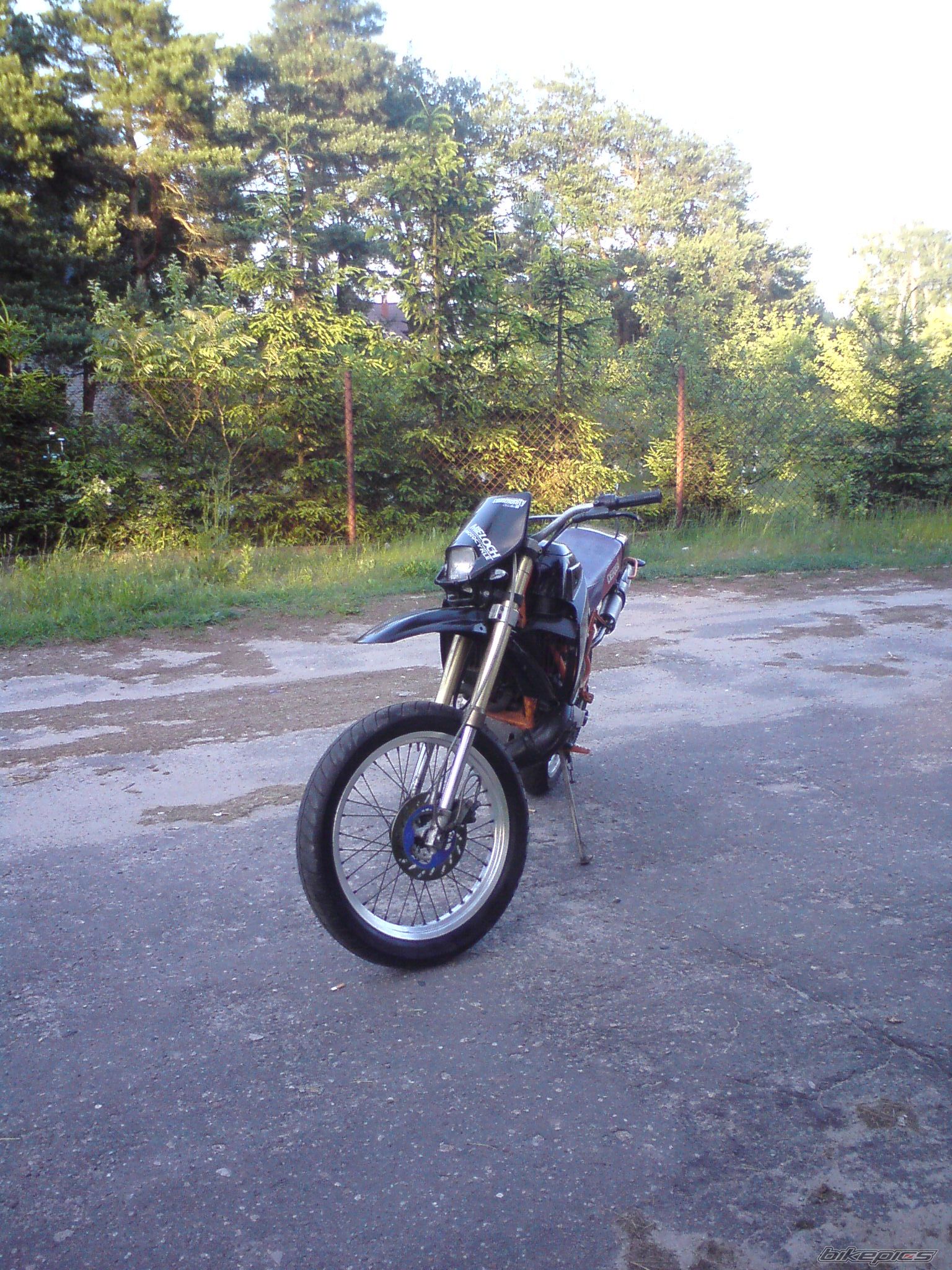 Photo 1696052