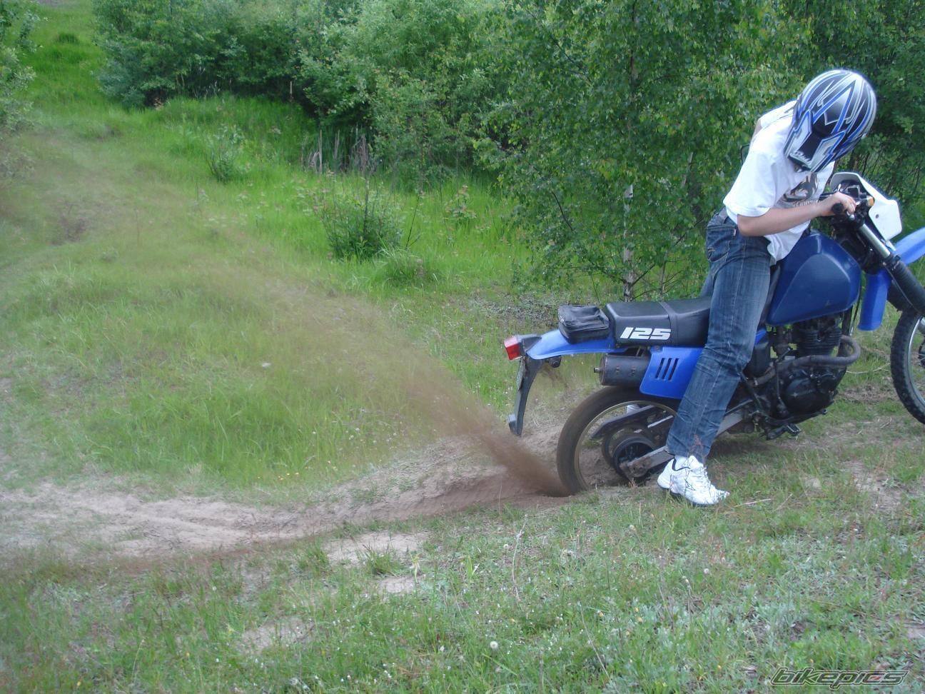 Photo 1696091