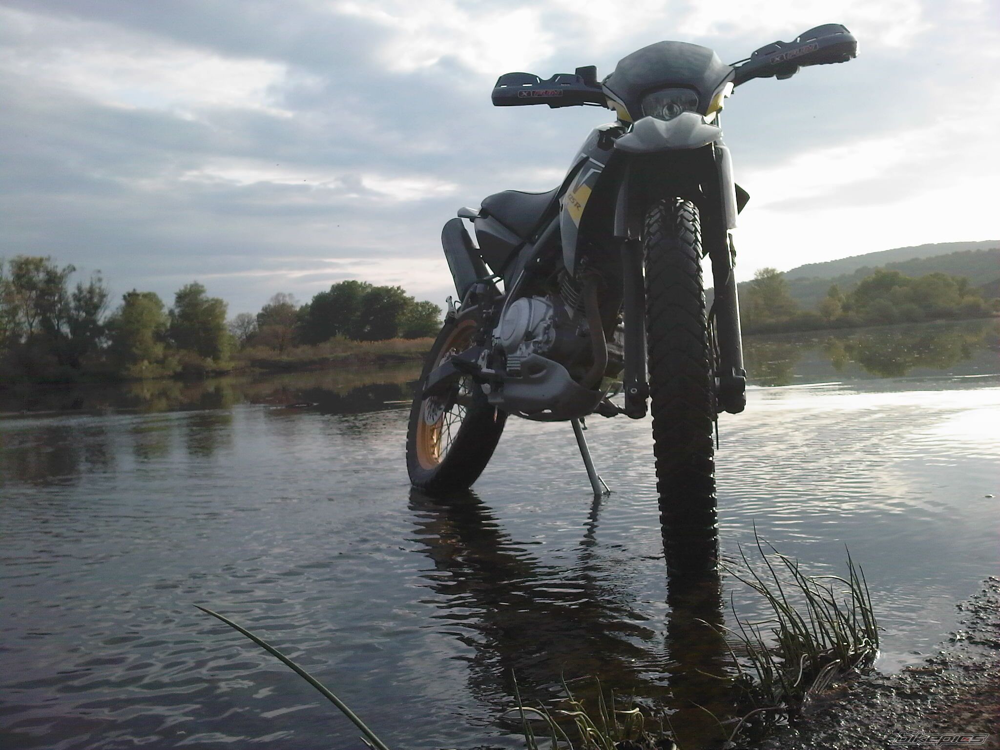 Photo 1696098