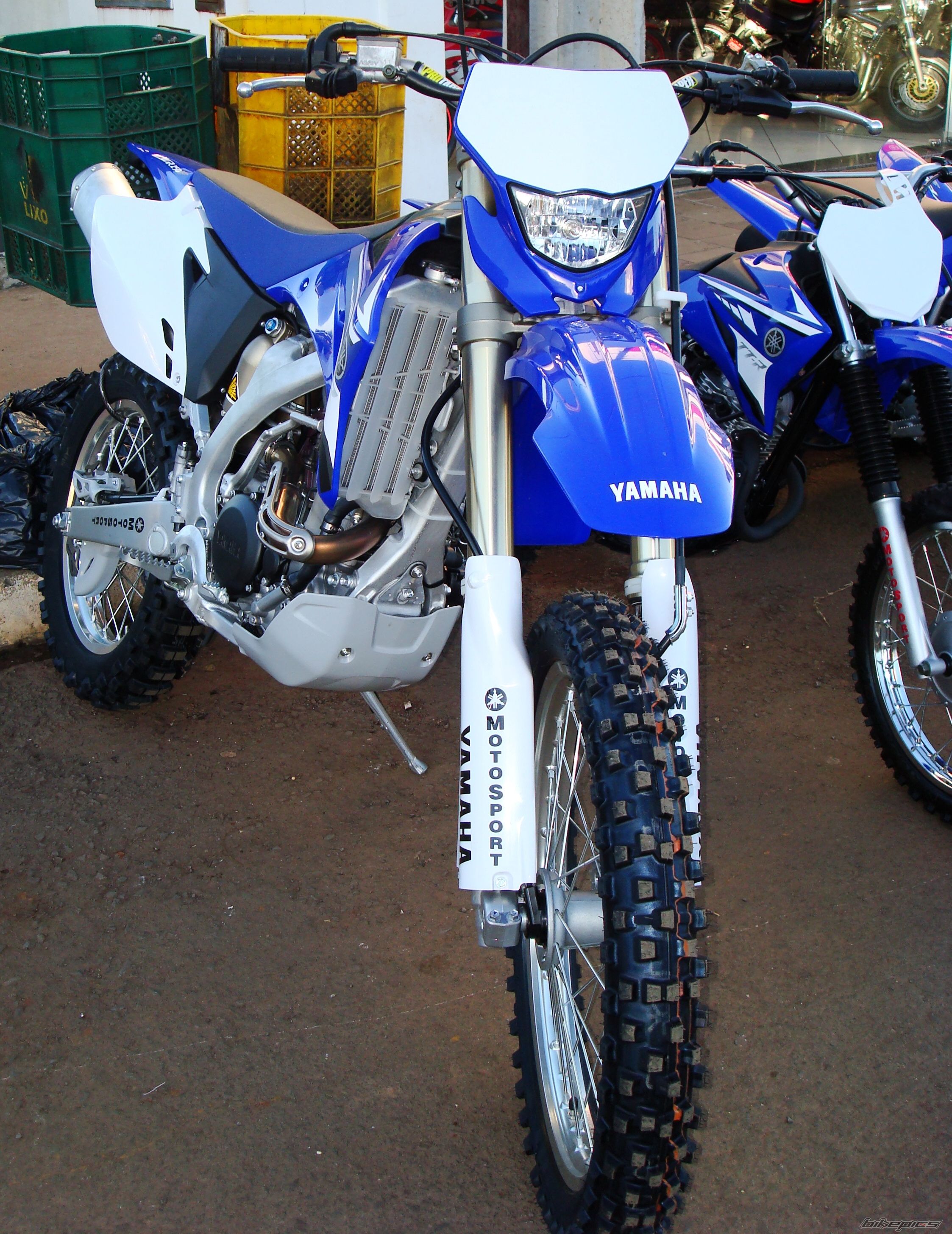Photo 1696483