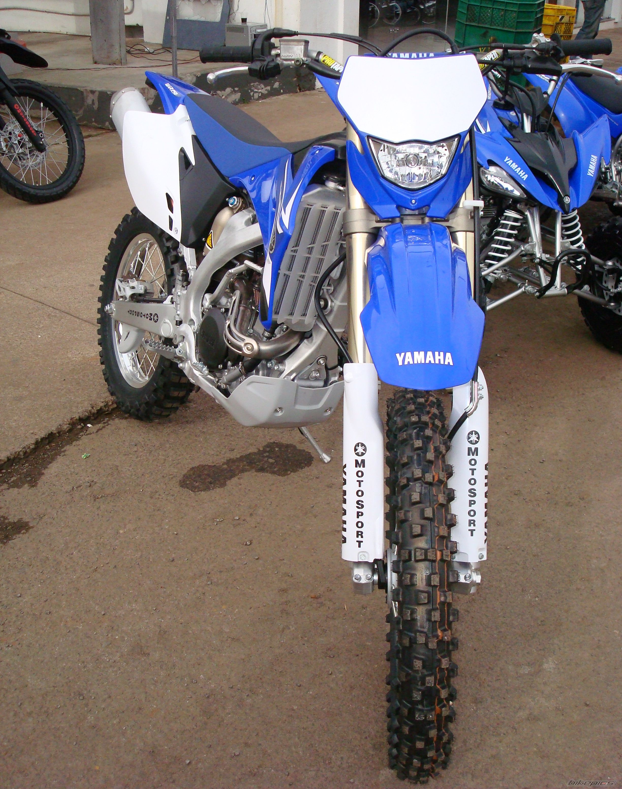 Photo 1696494