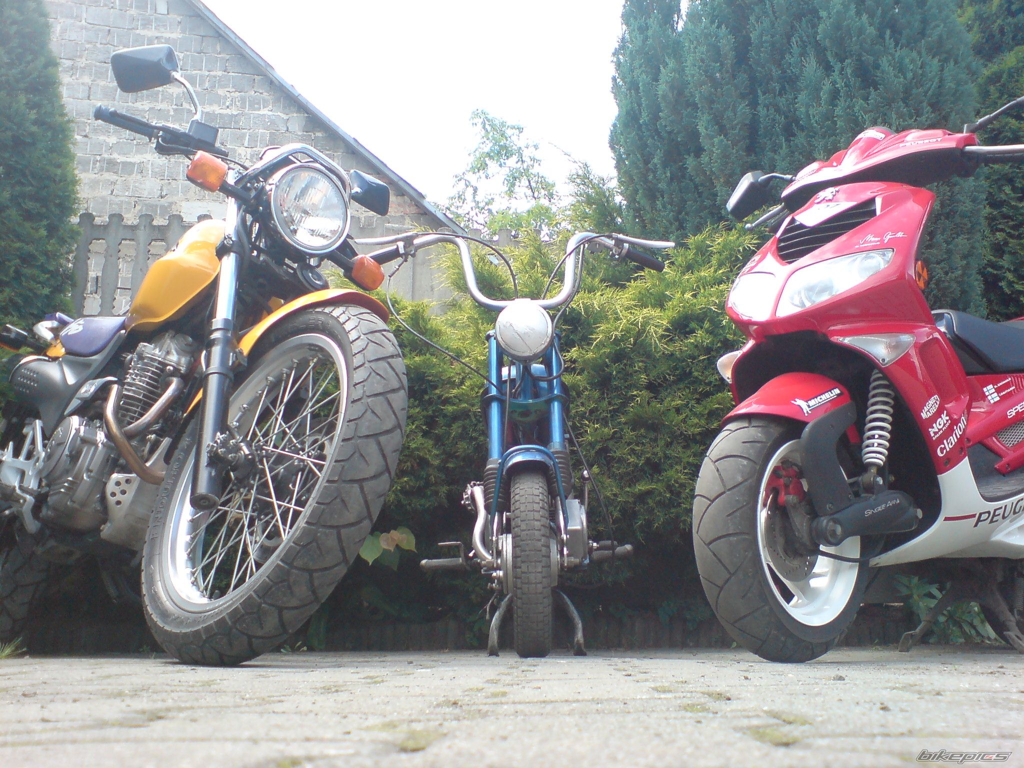 Photo 1696580