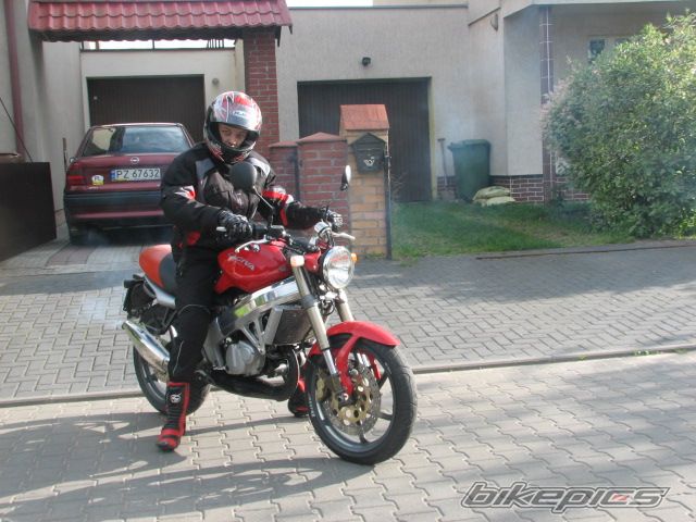 Photo 1696611