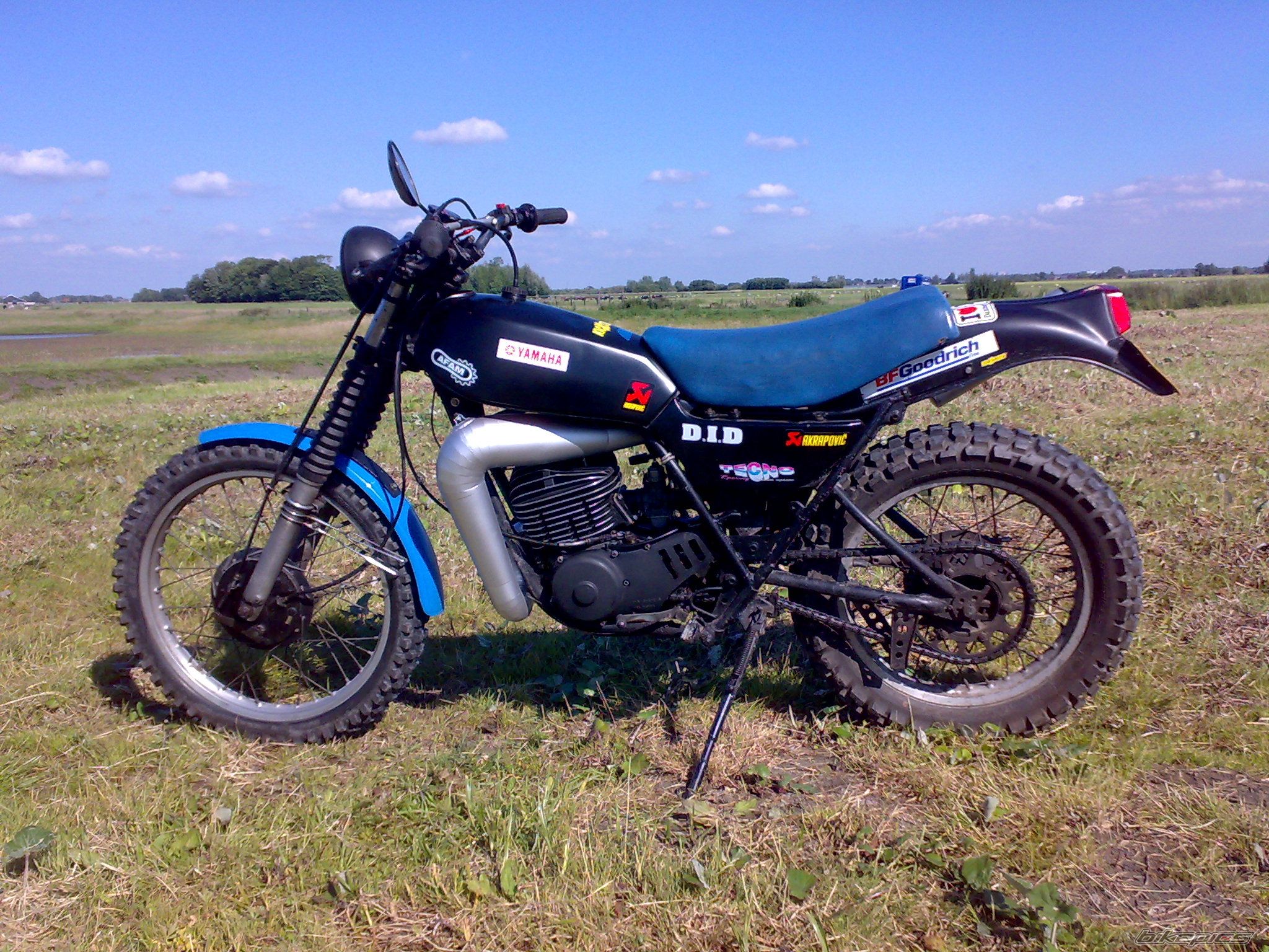 Photo 1696617