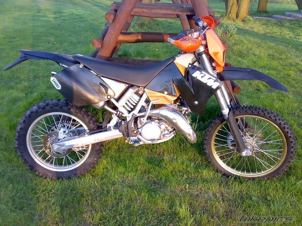 Photo 1696637