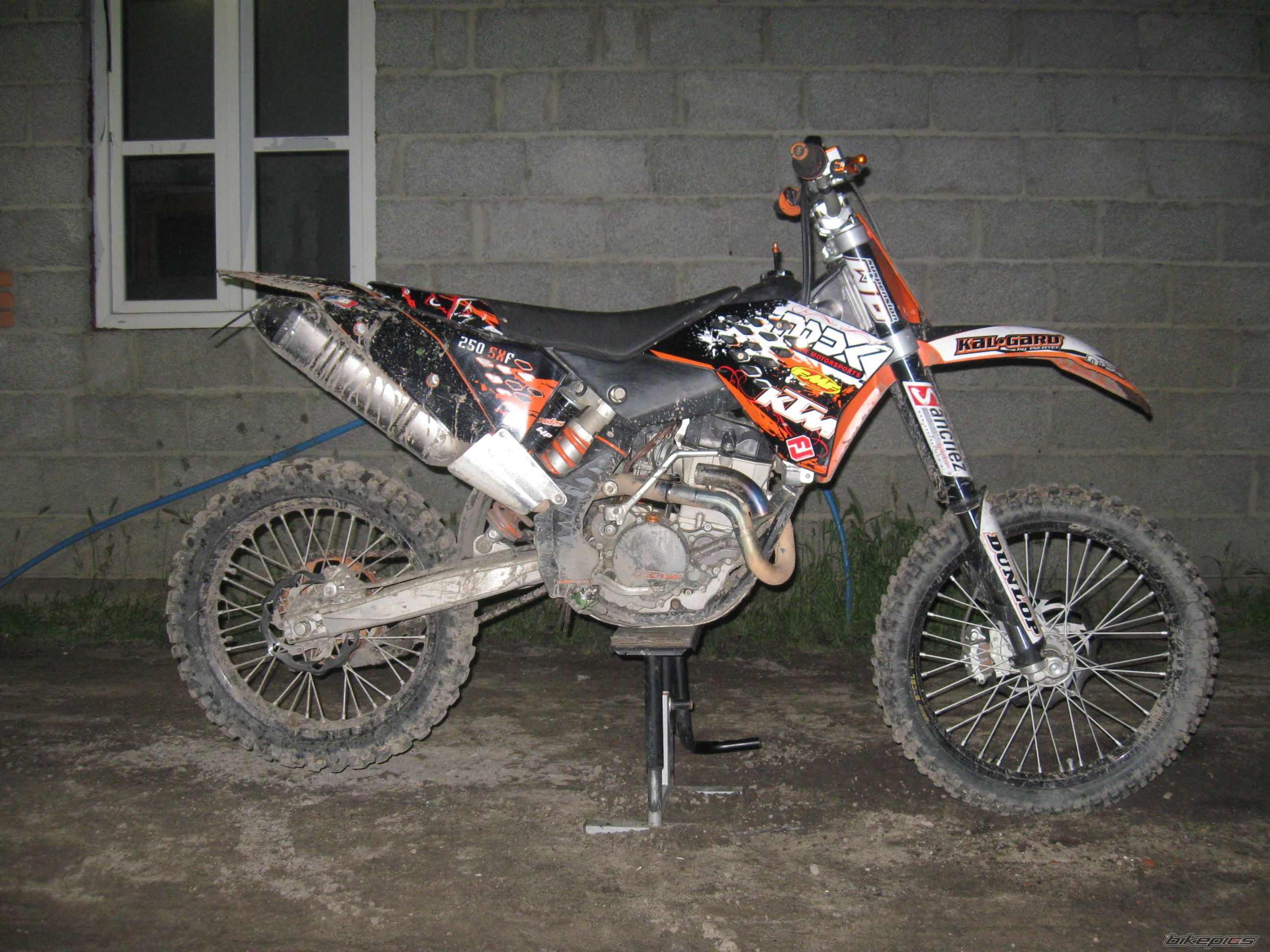 Photo 1696657