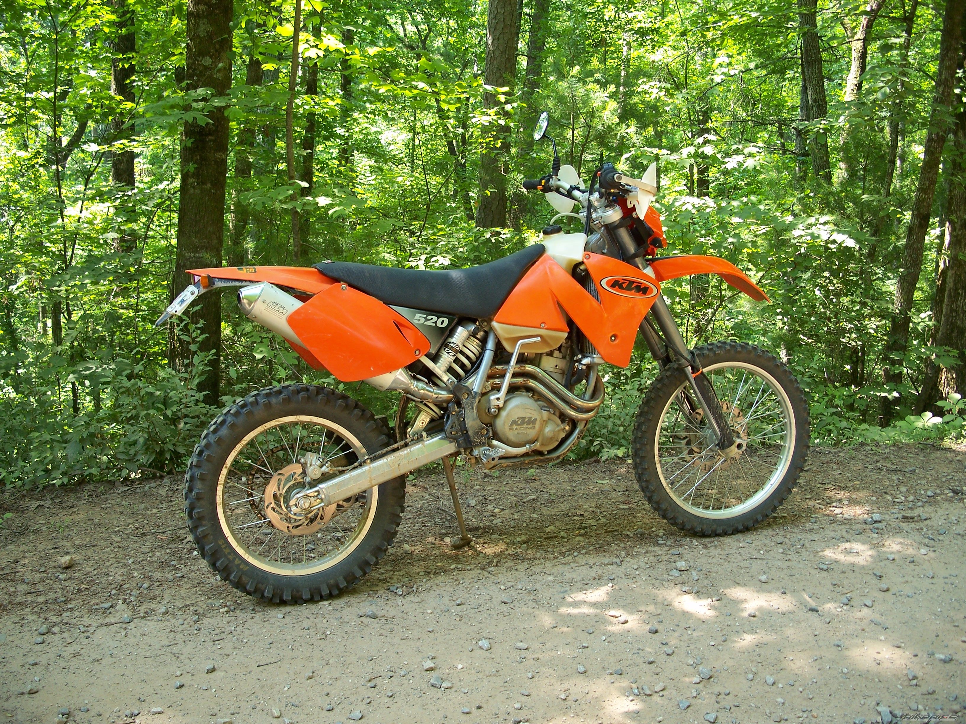 Photo 1696823