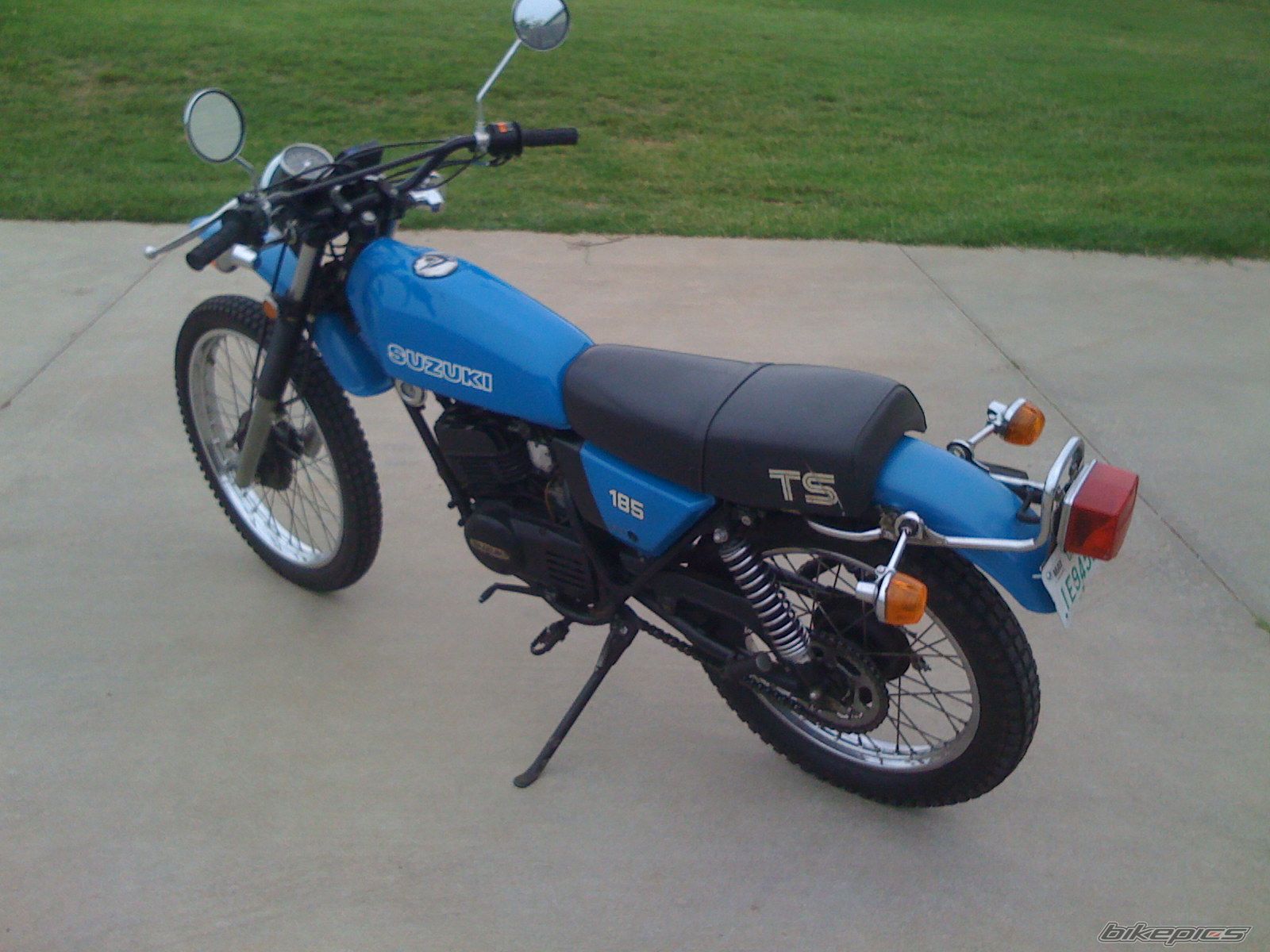 Photo 1696844
