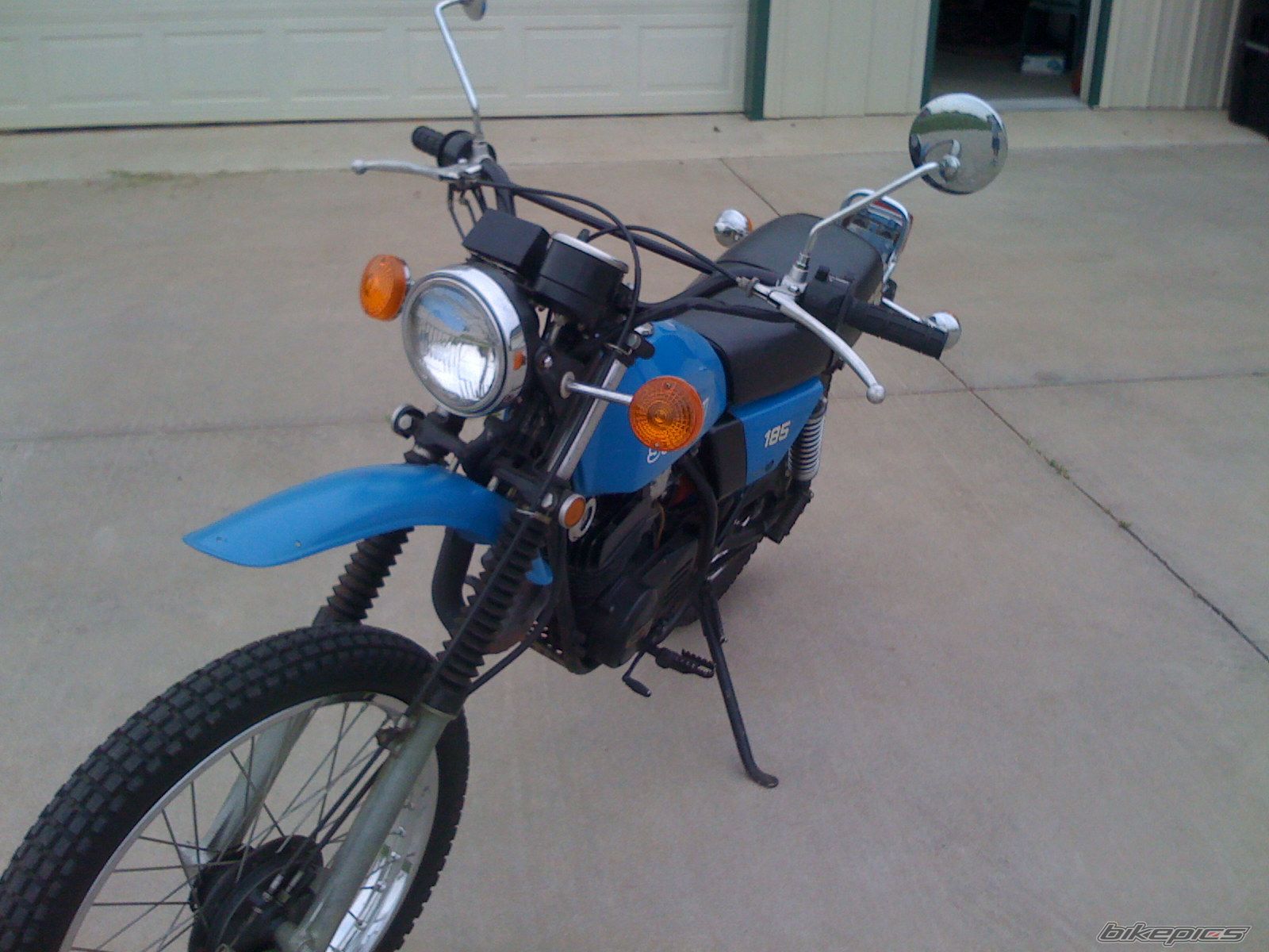 Photo 1696846