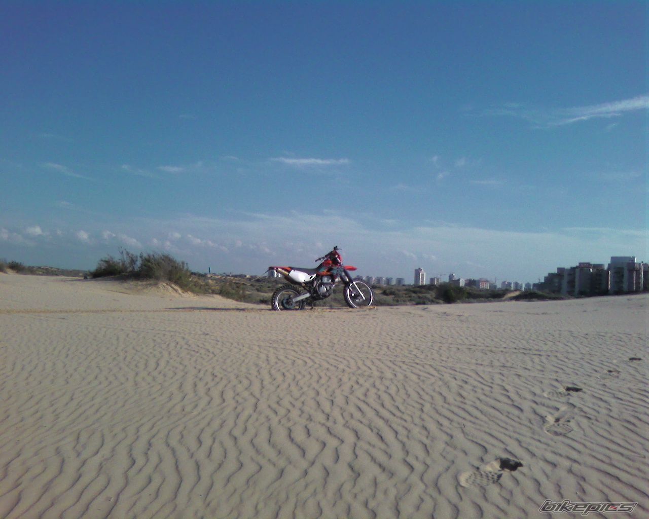 Photo 1696896