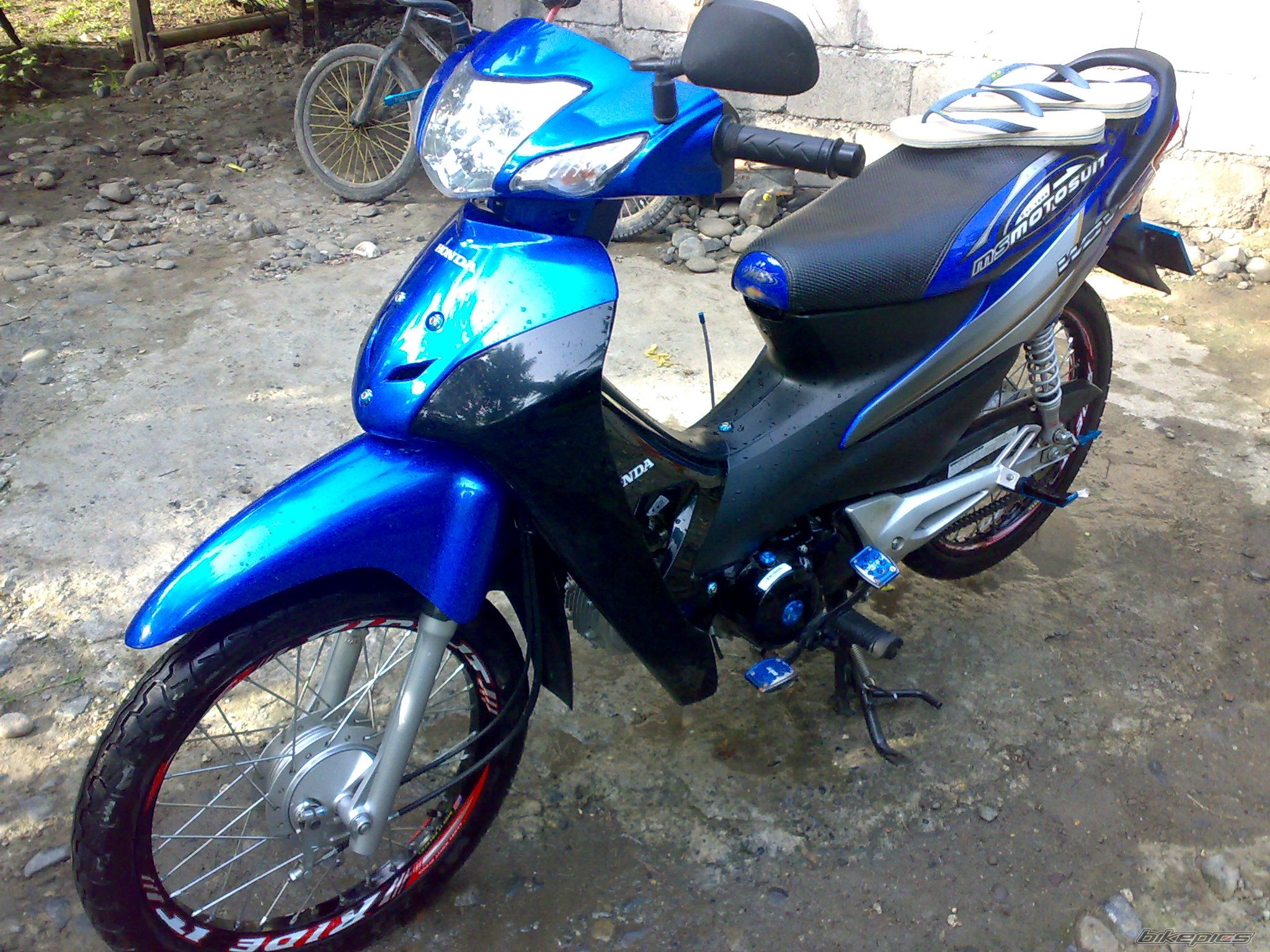 Bike Photo 1696919