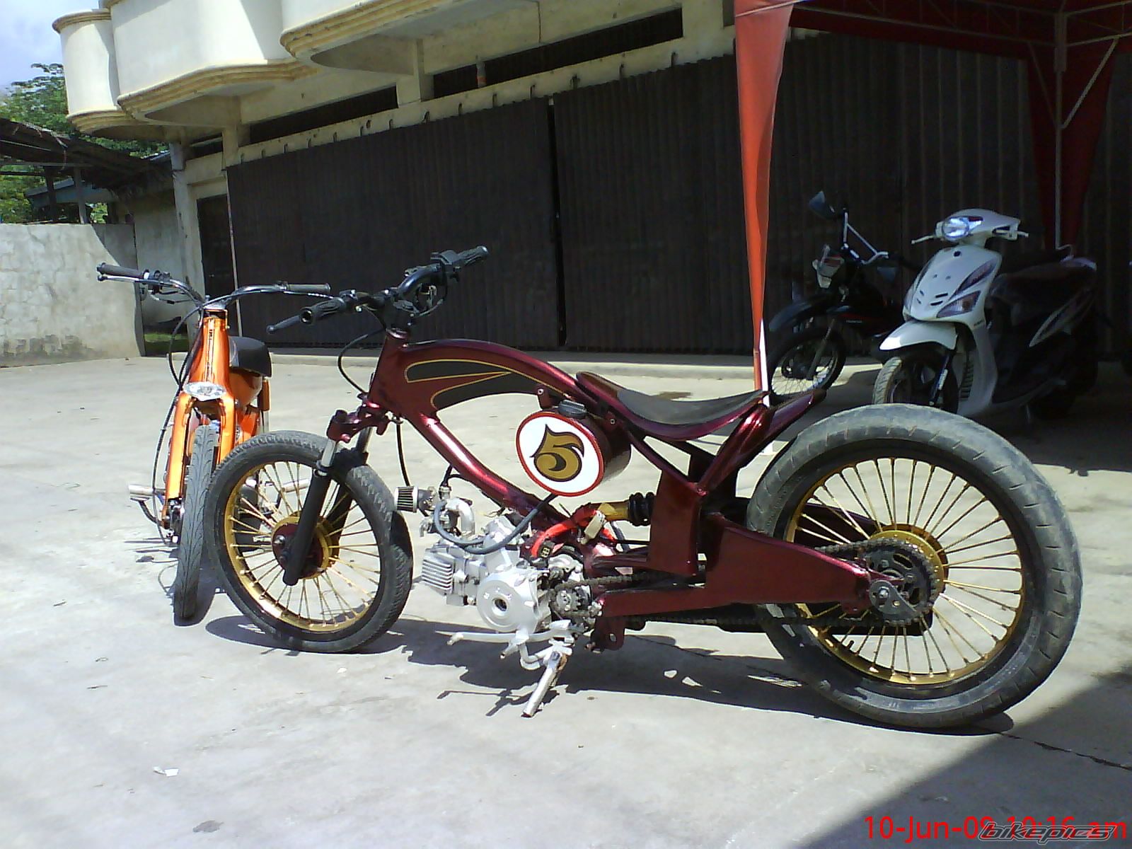 Photo 1696954