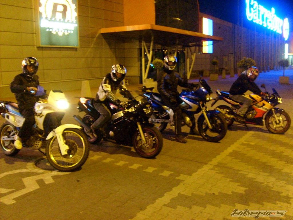 Photo 1696964