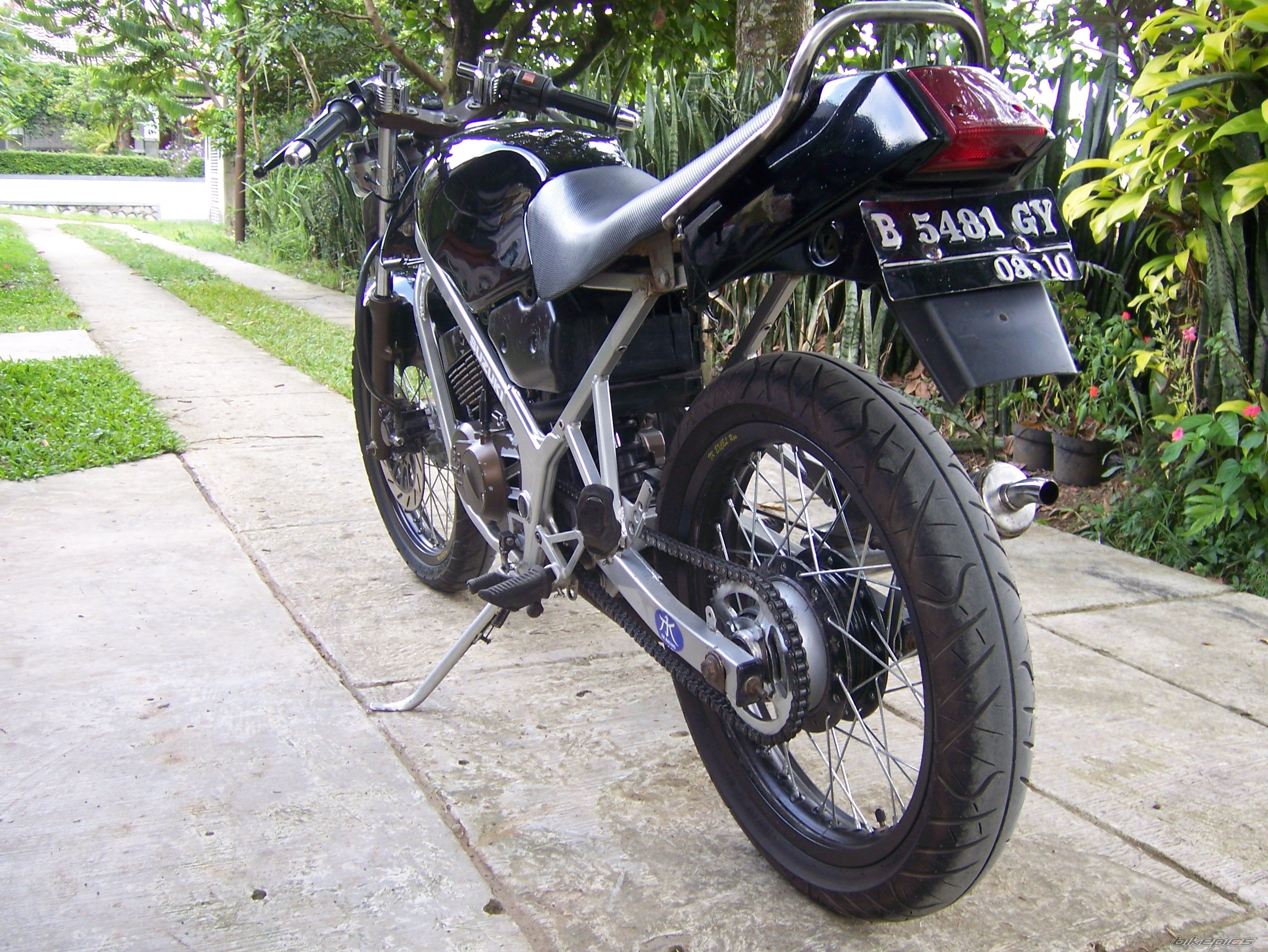 Photo 1698140