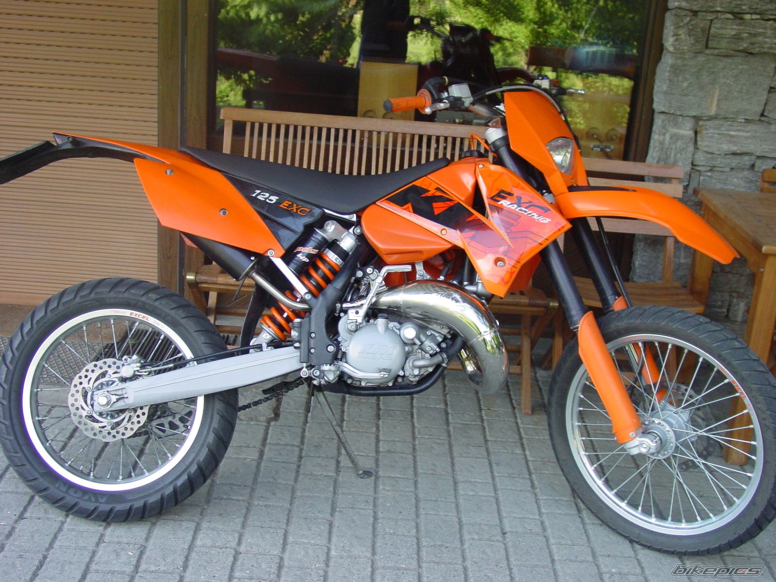 Photo 1698241
