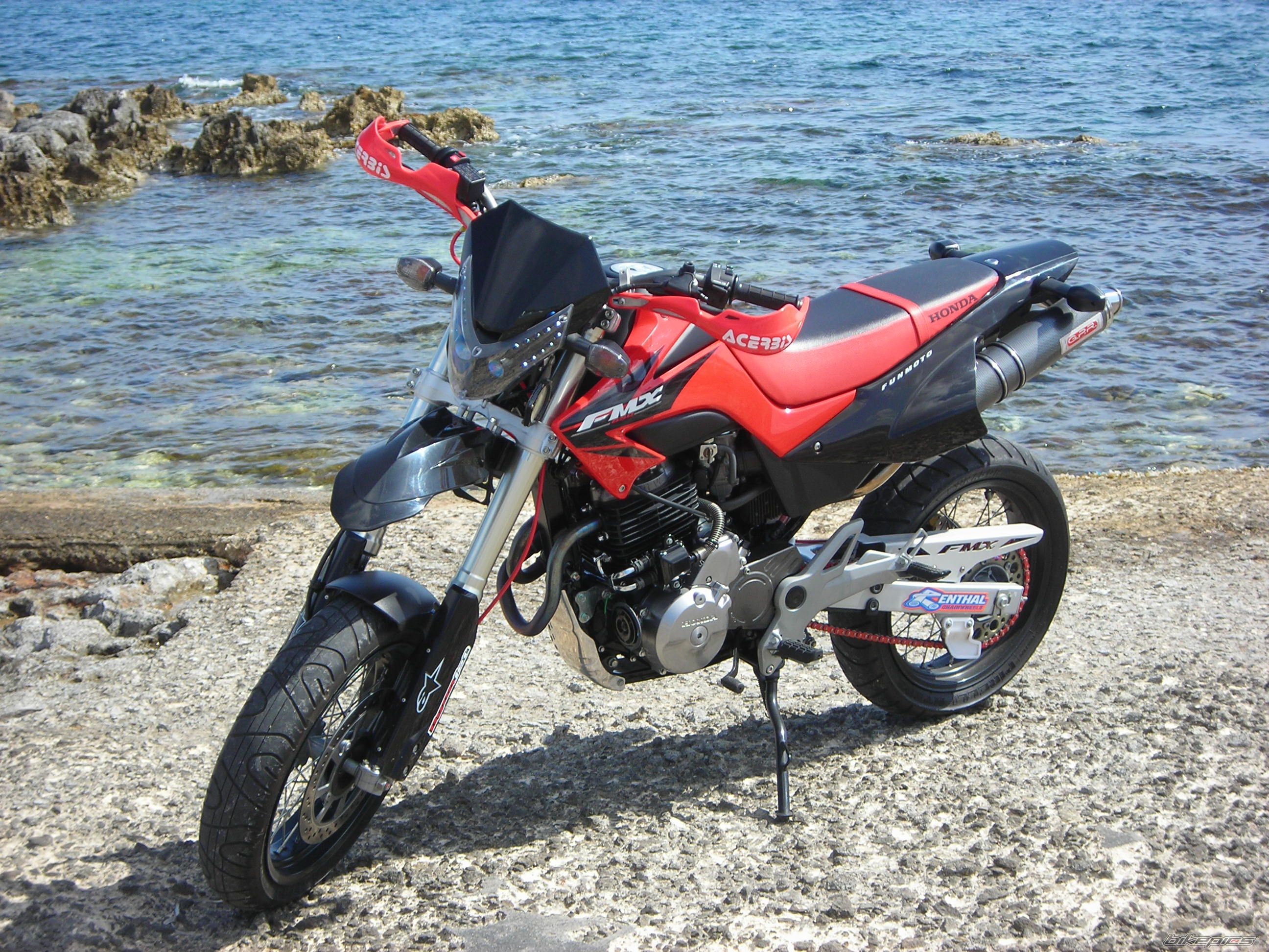 Photo 1698689