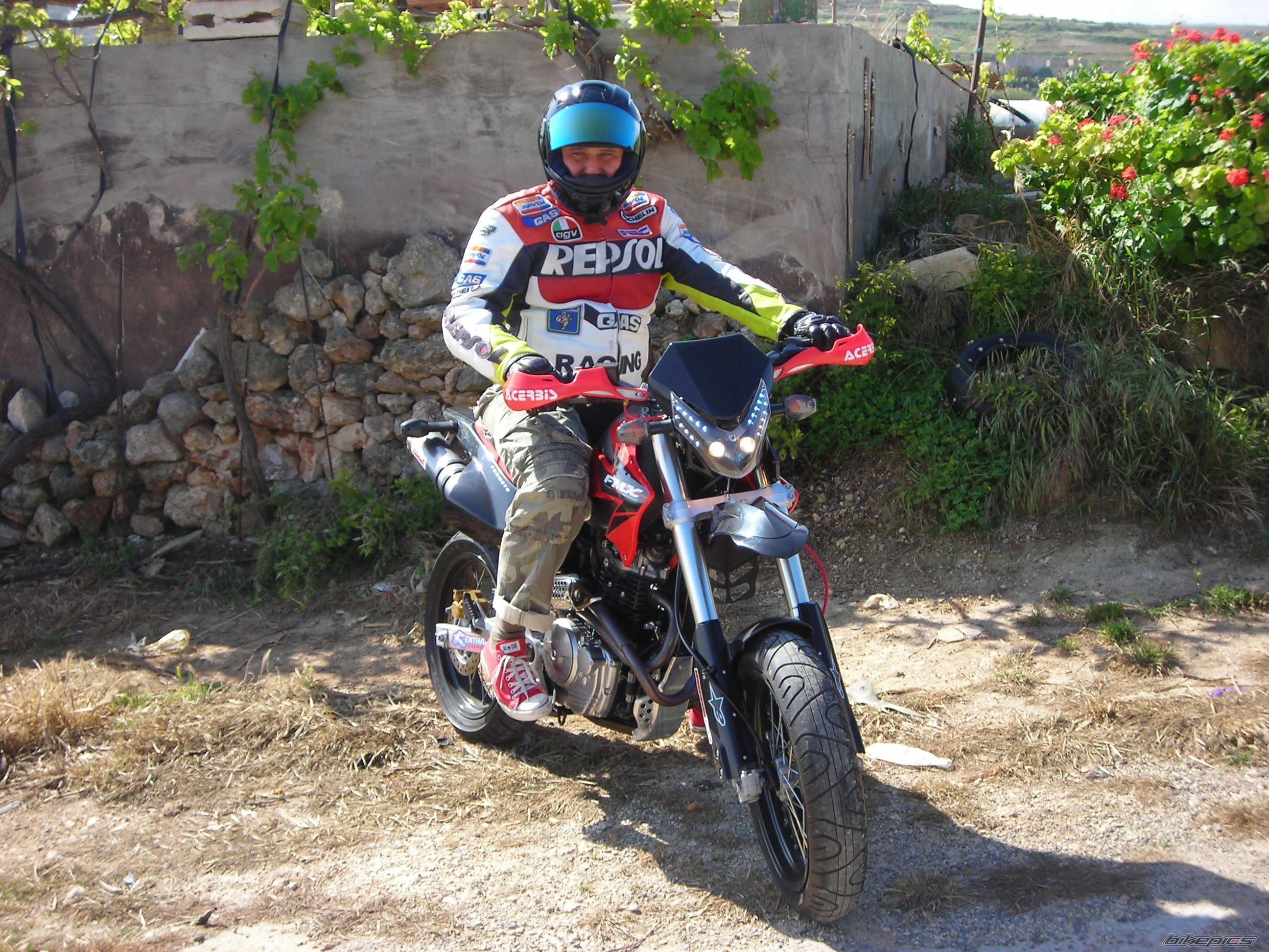 Photo 1698696