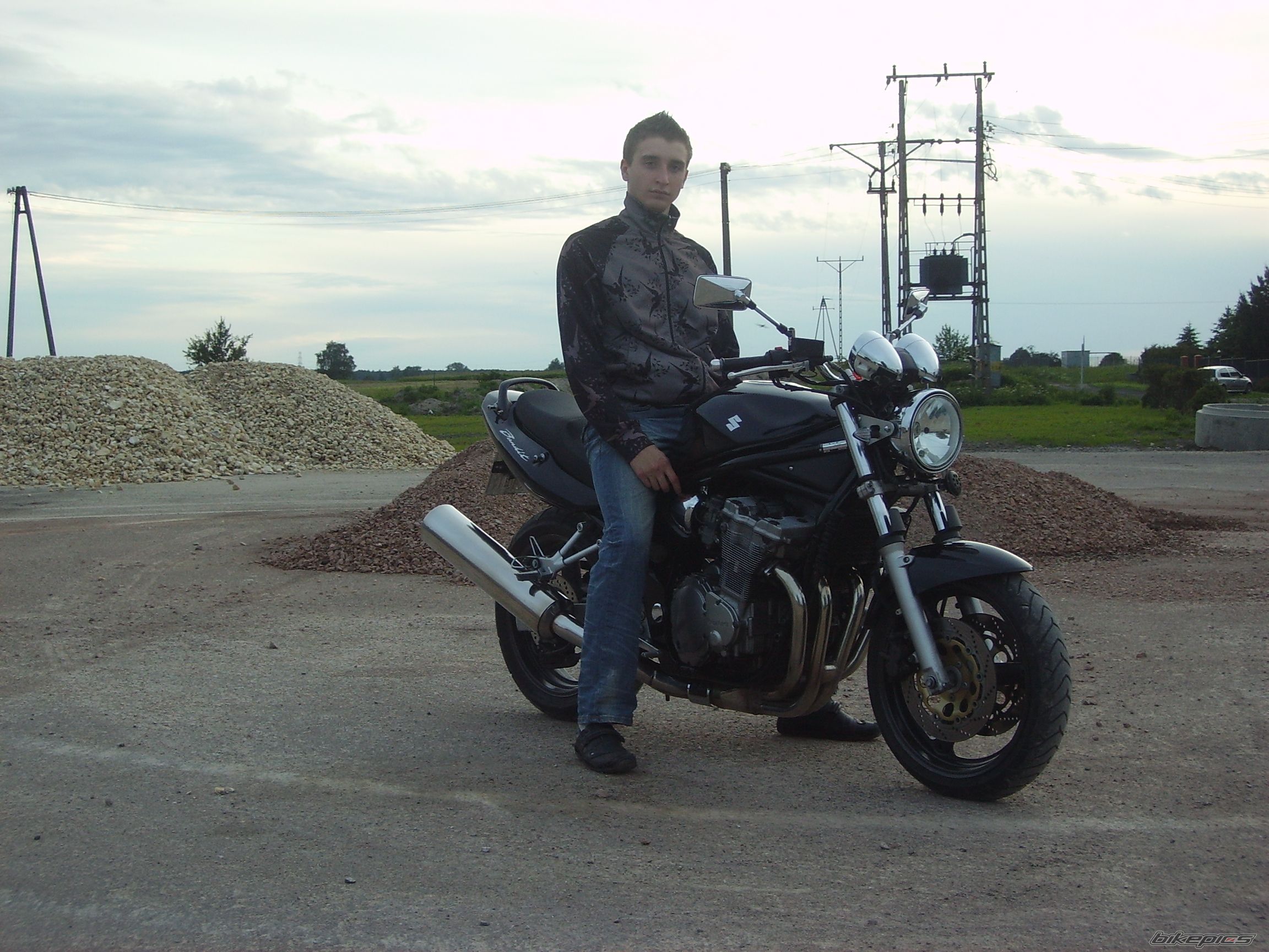 Bike Photo 1699375