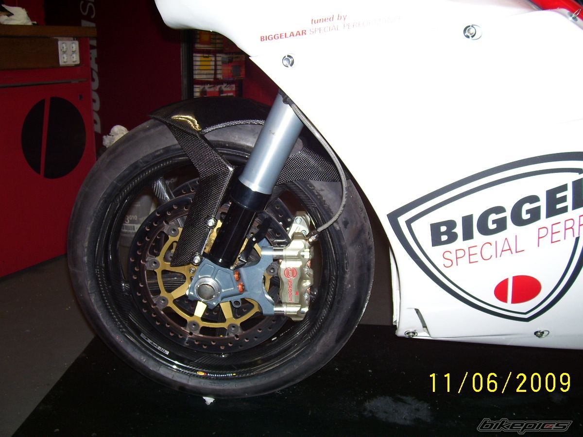 Photo 1699689