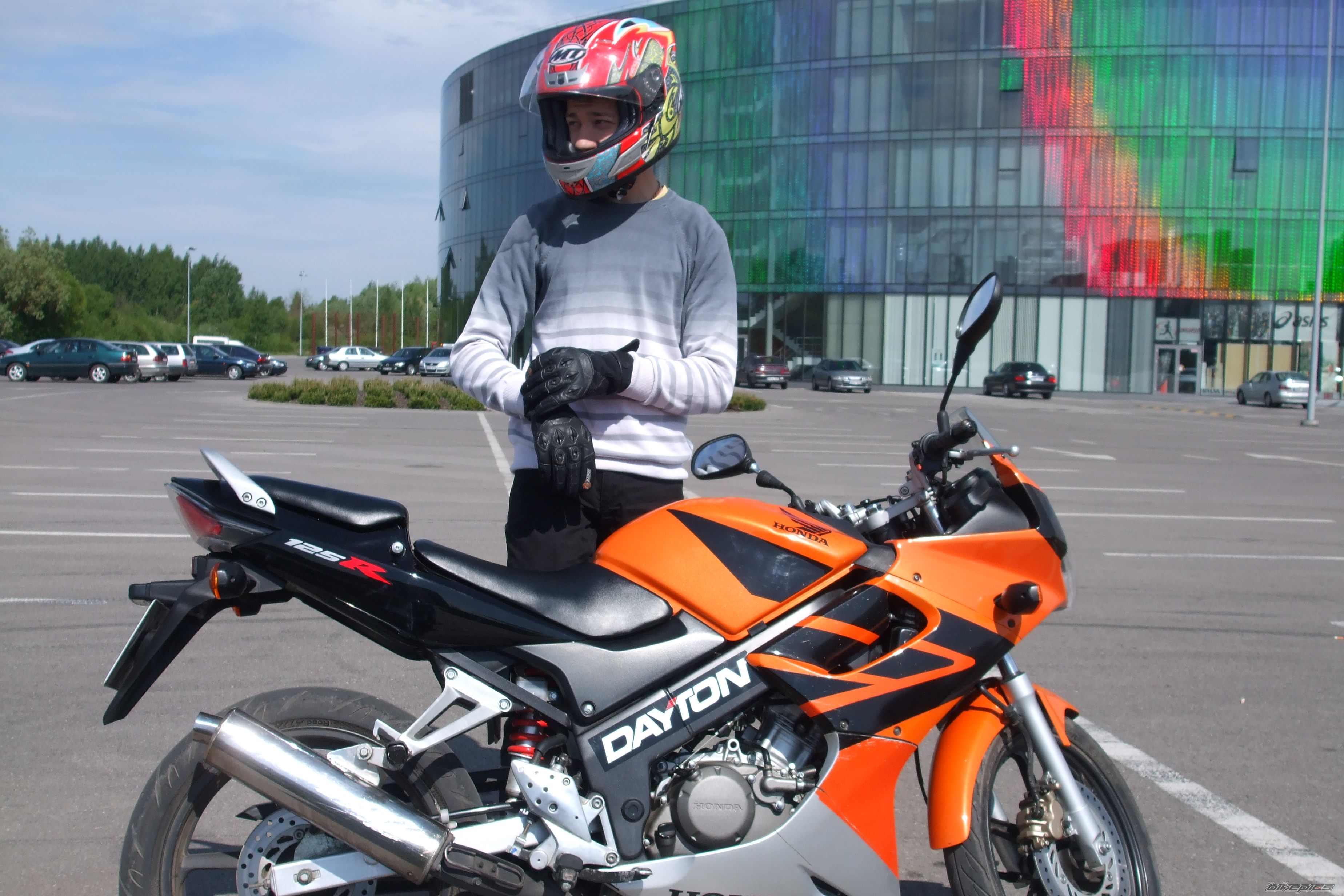 Bike Photo 1700980