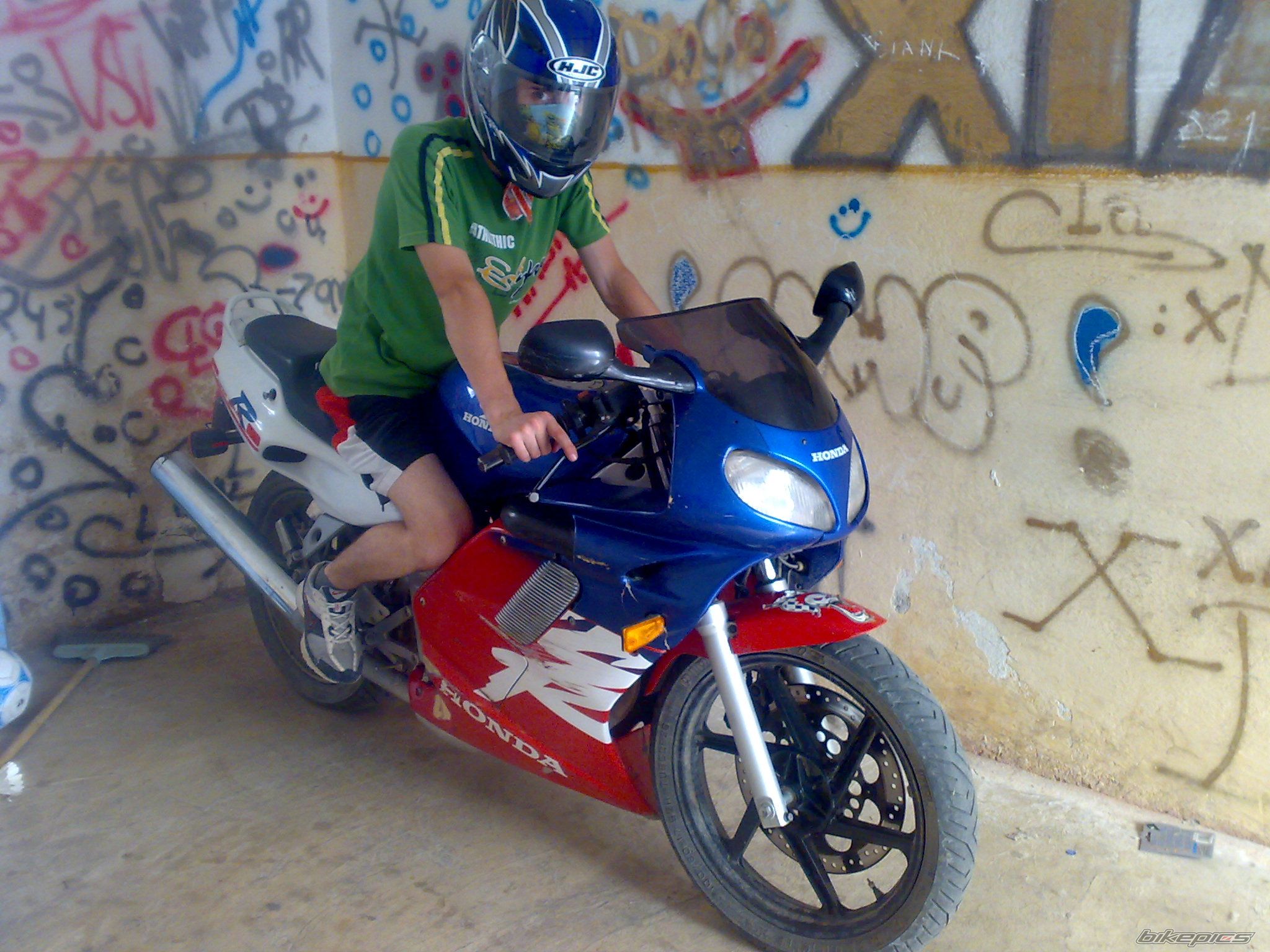 Photo 1701636