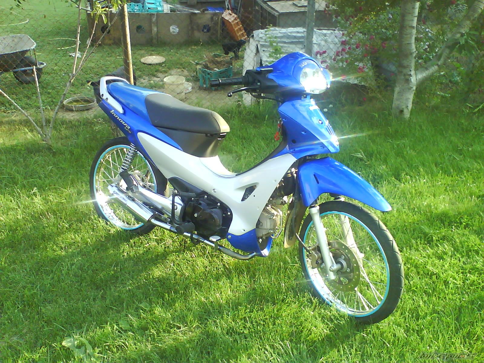 Photo 1702440