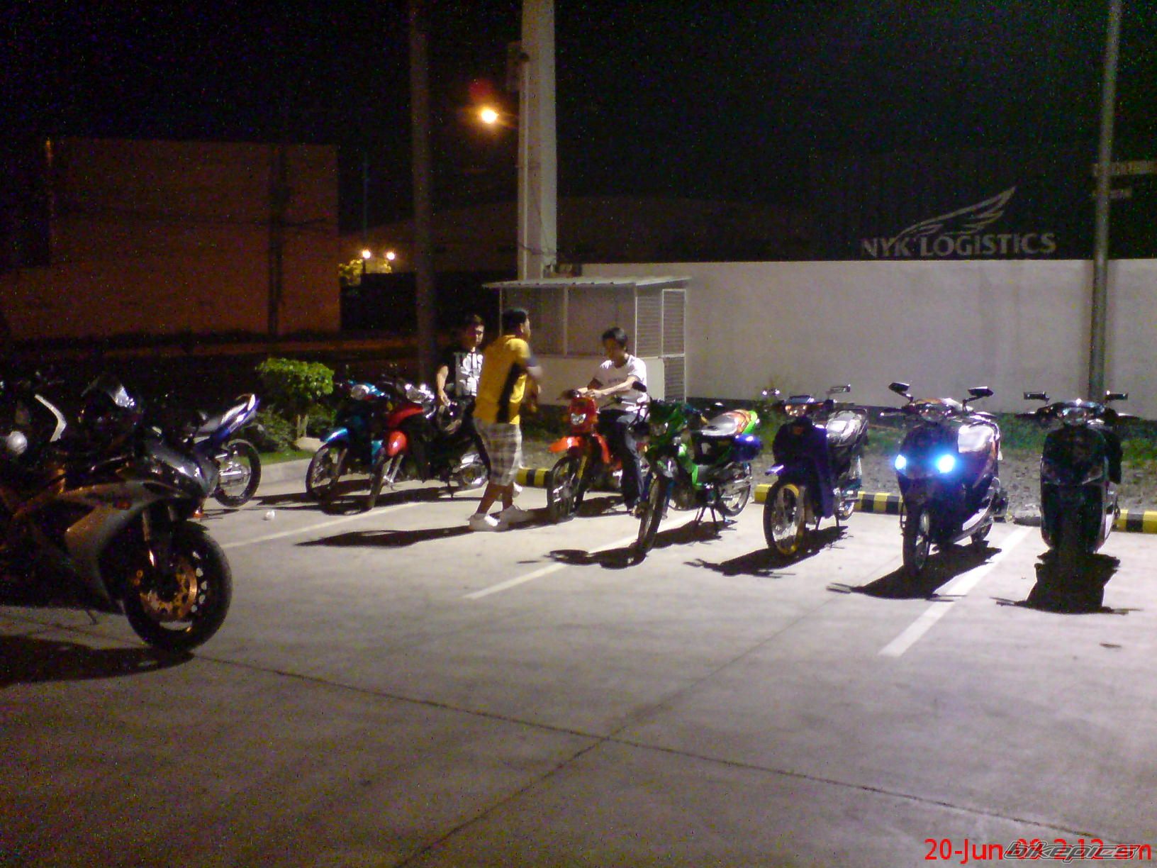 Photo 1703998