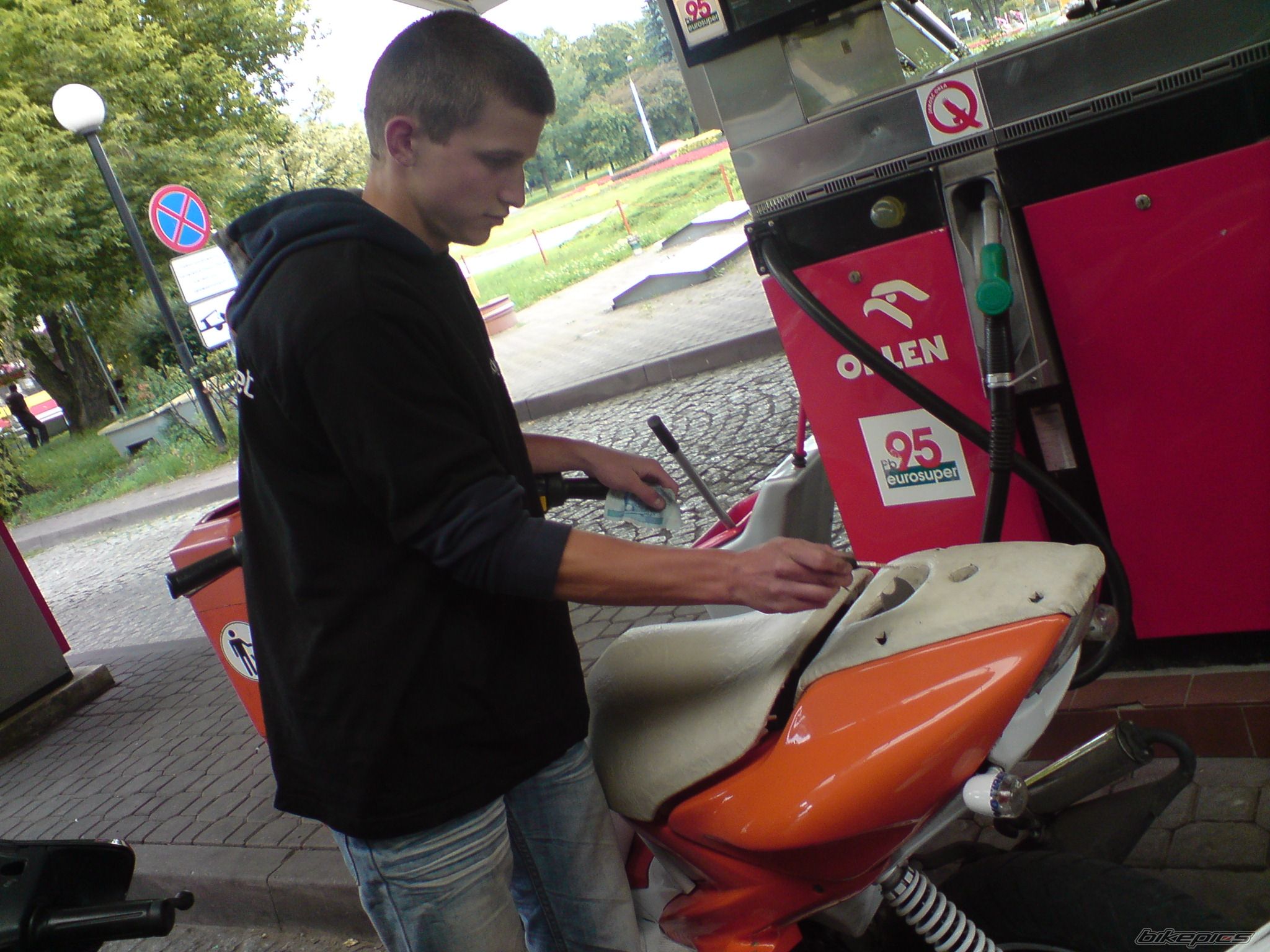 Bike Photo 1705378