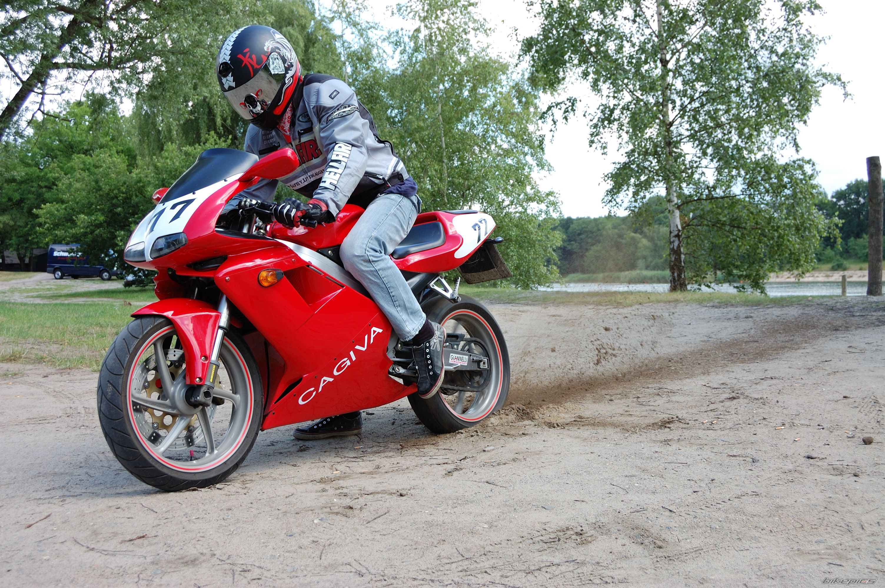 Bike Photo 1705639