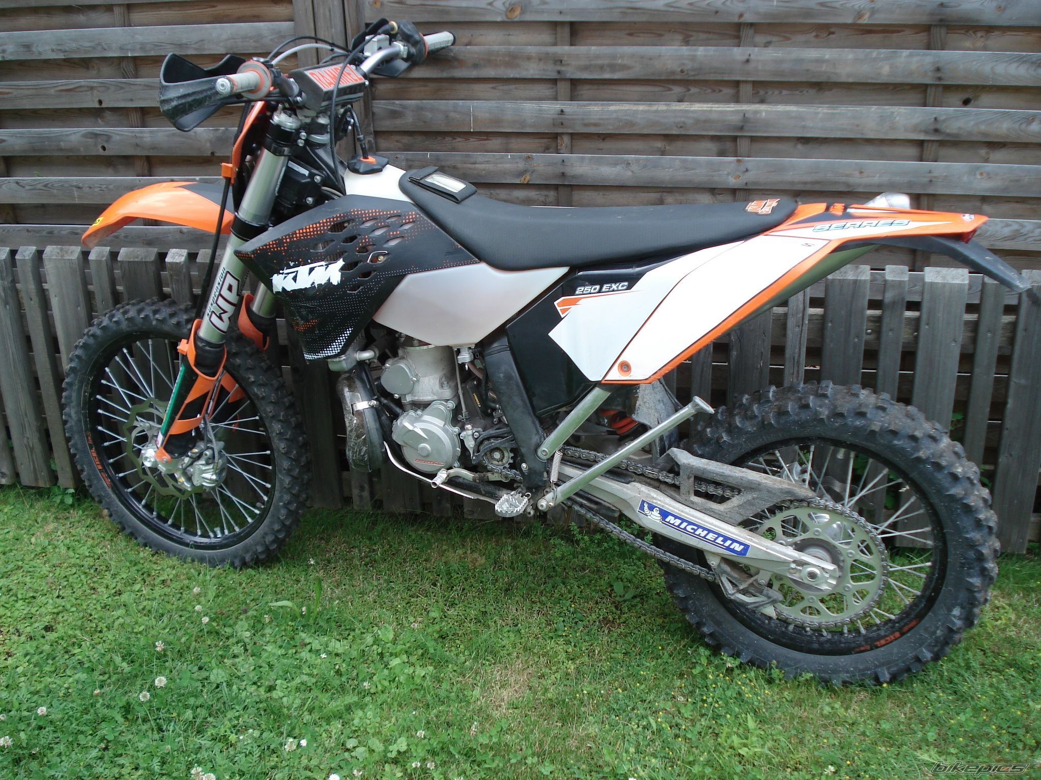 Photo 1717985
