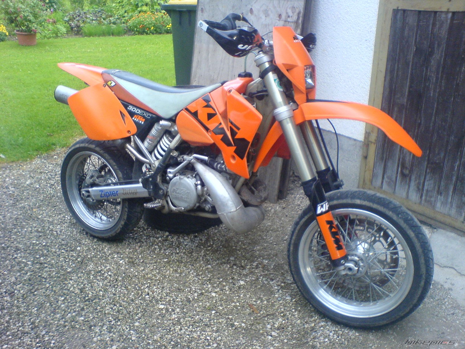 Photo 1735799