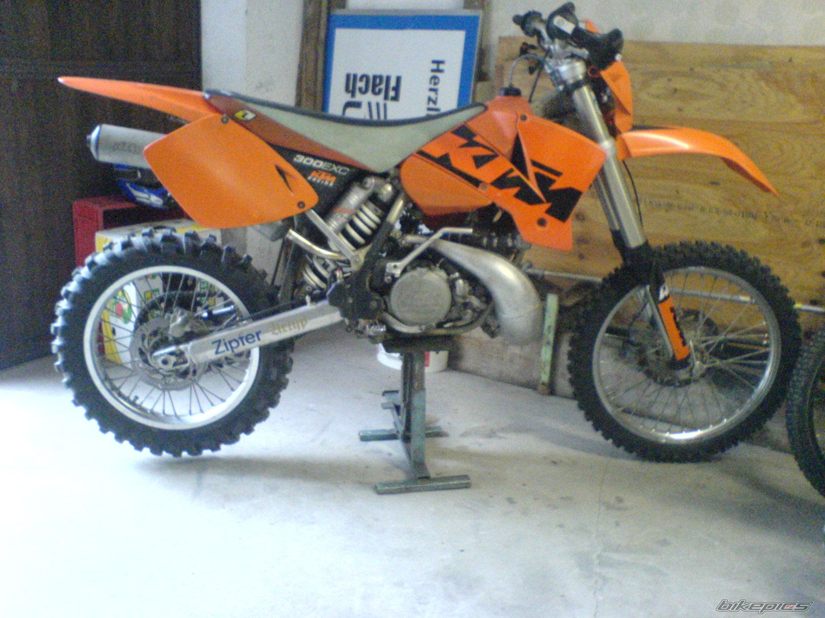 Photo 1735801