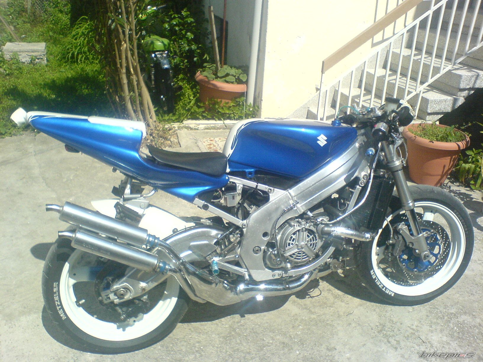 Photo 1736742