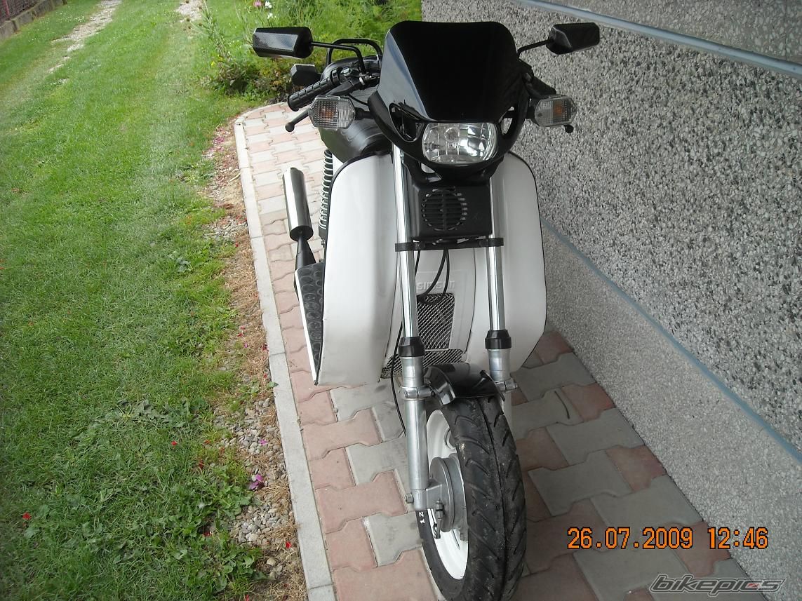 Photo 1736944