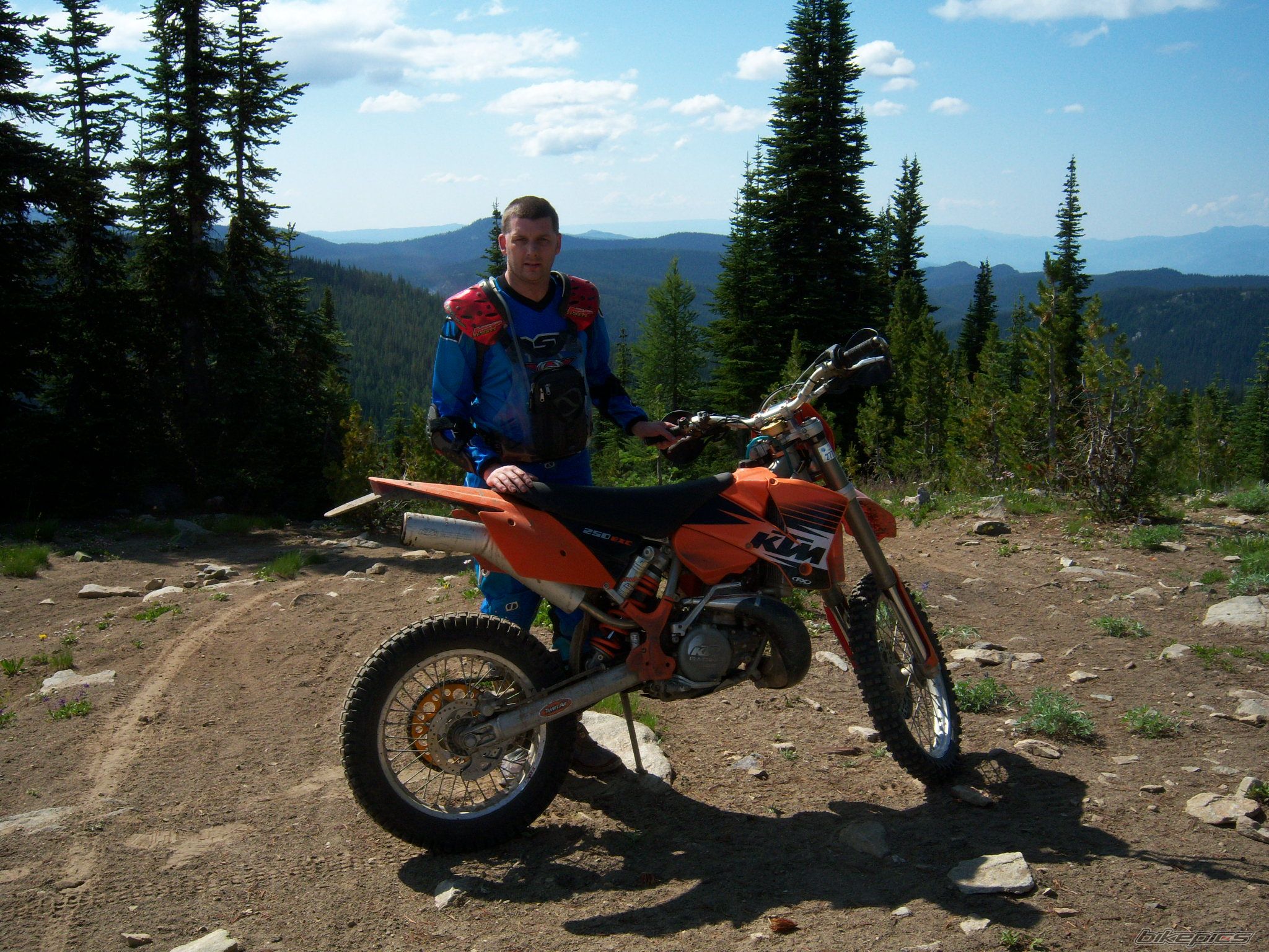 Photo 1737640